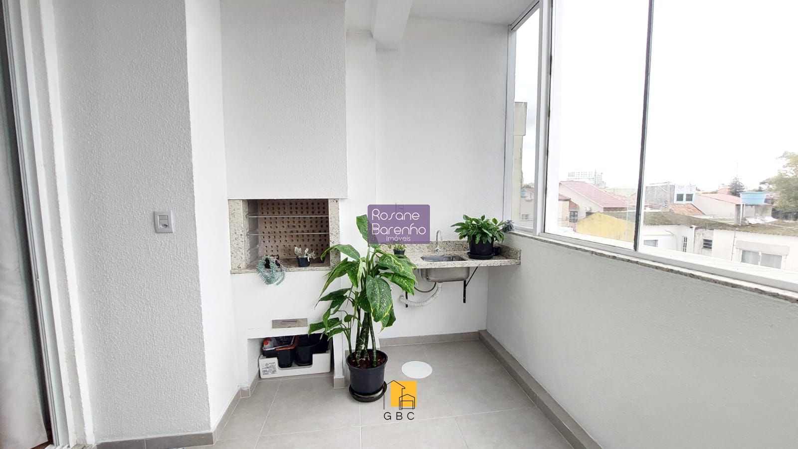 Apartamento à venda com 2 quartos, 80m² - Foto 2