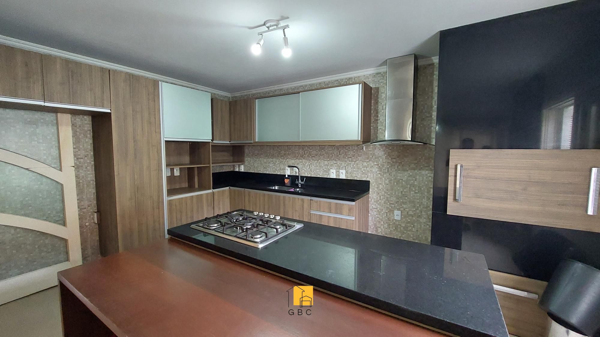 Casa à venda com 3 quartos, 306m² - Foto 8