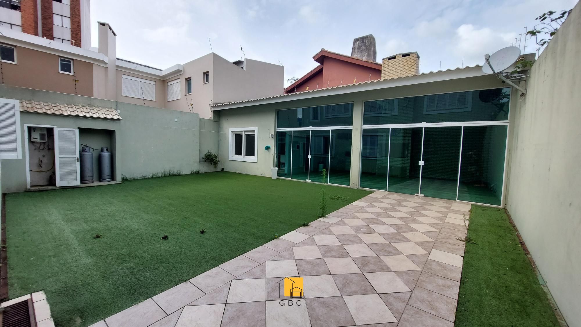 Casa à venda com 3 quartos, 306m² - Foto 14