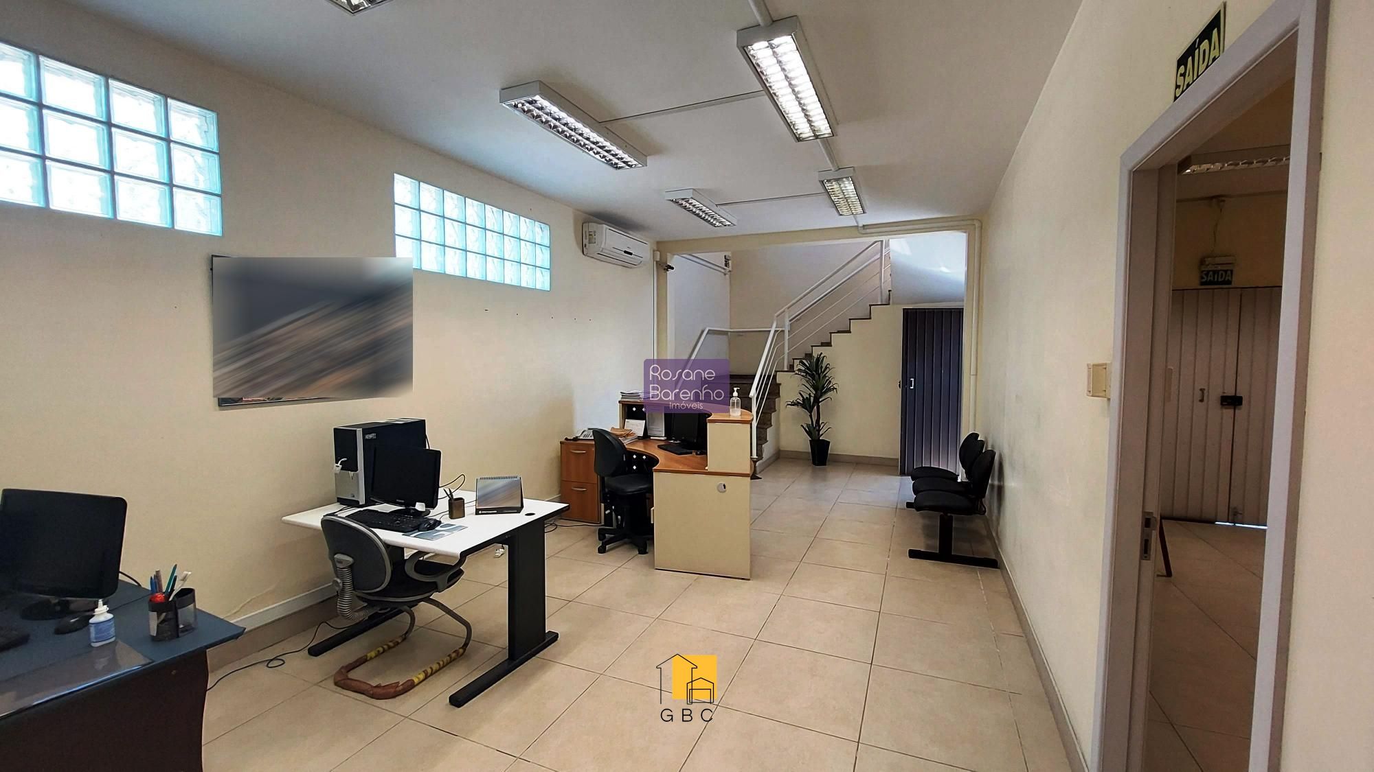 Prédio Inteiro para alugar com 12 quartos, 320m² - Foto 2