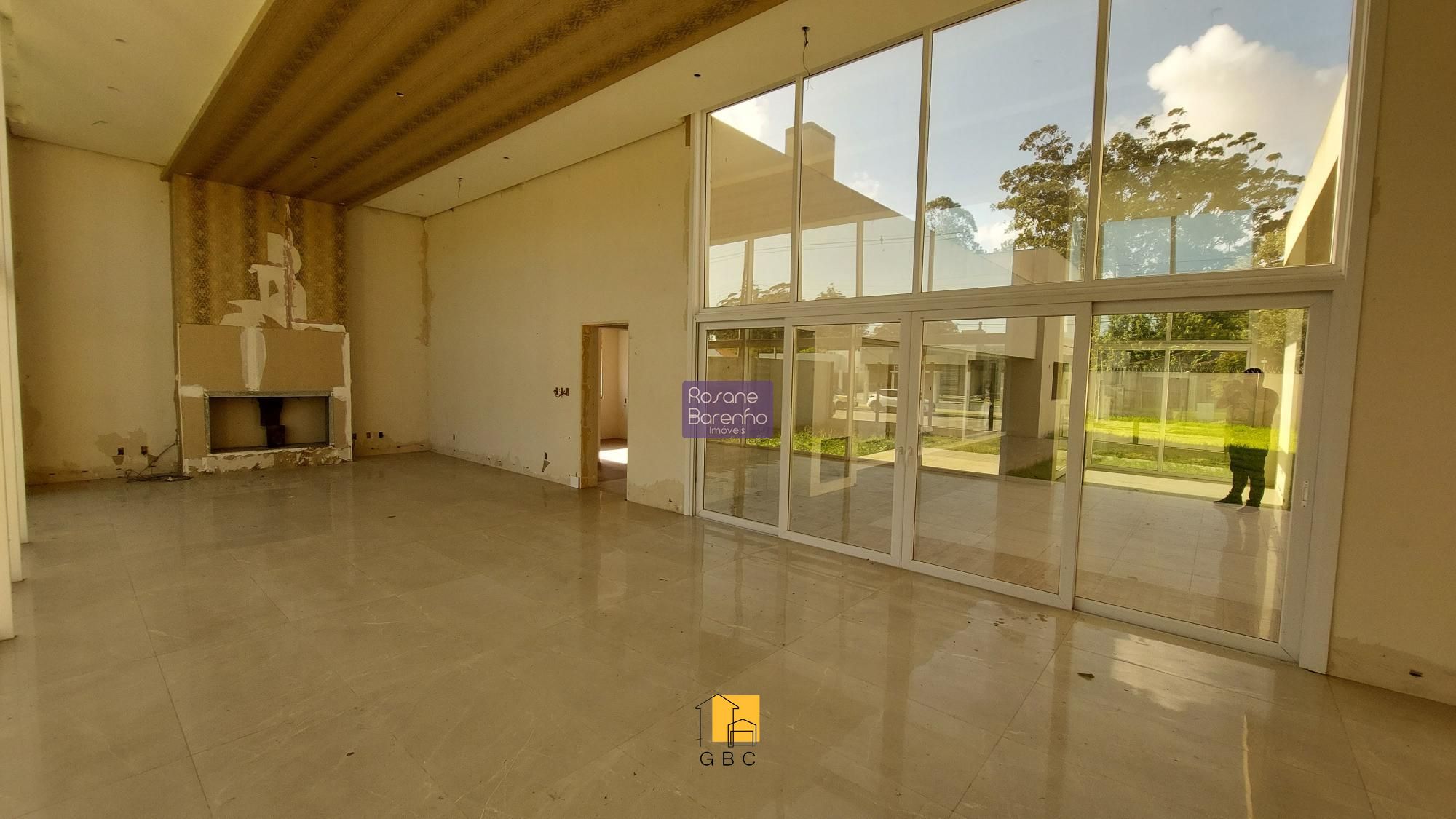 Casa à venda com 3 quartos, 300m² - Foto 3