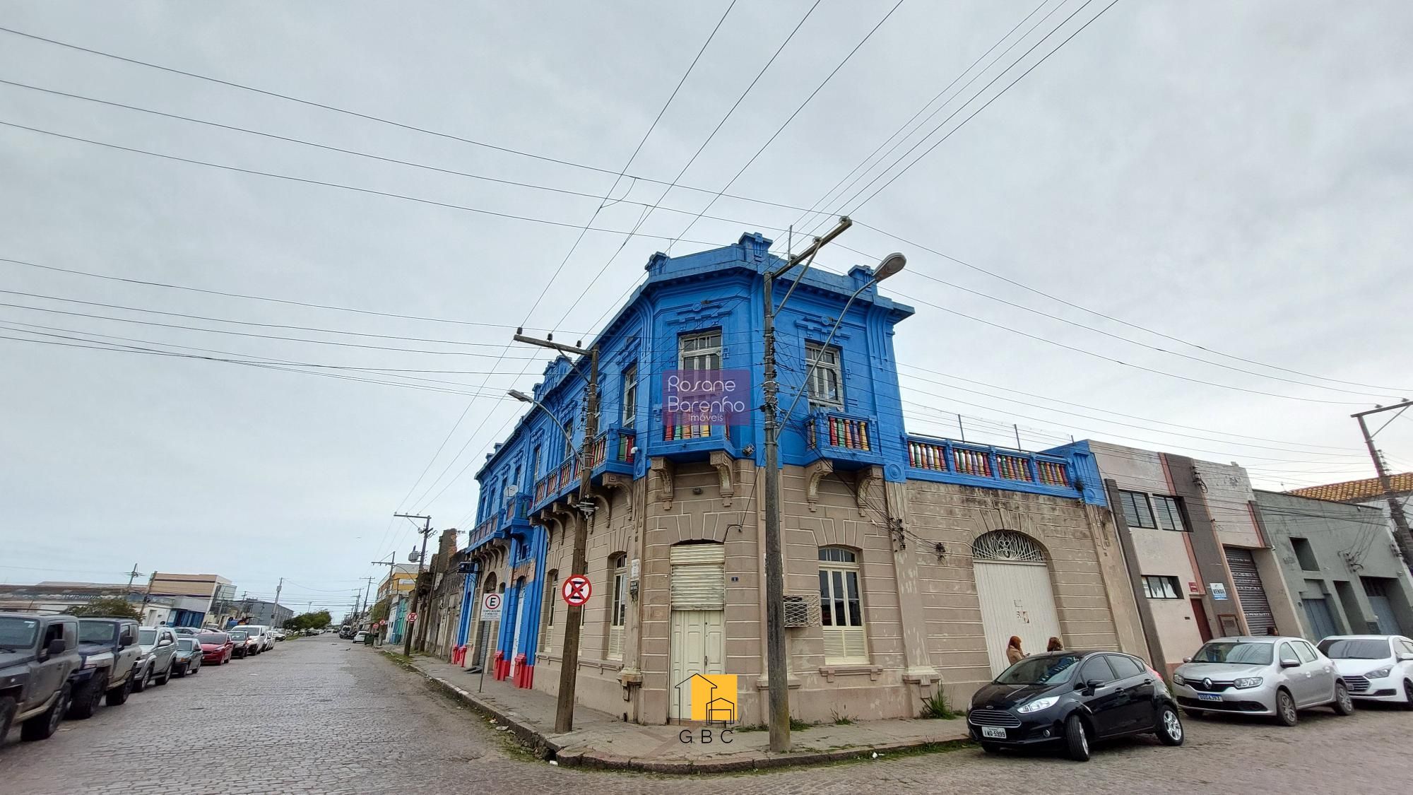 Prédio Inteiro à venda com 6 quartos, 400m² - Foto 1