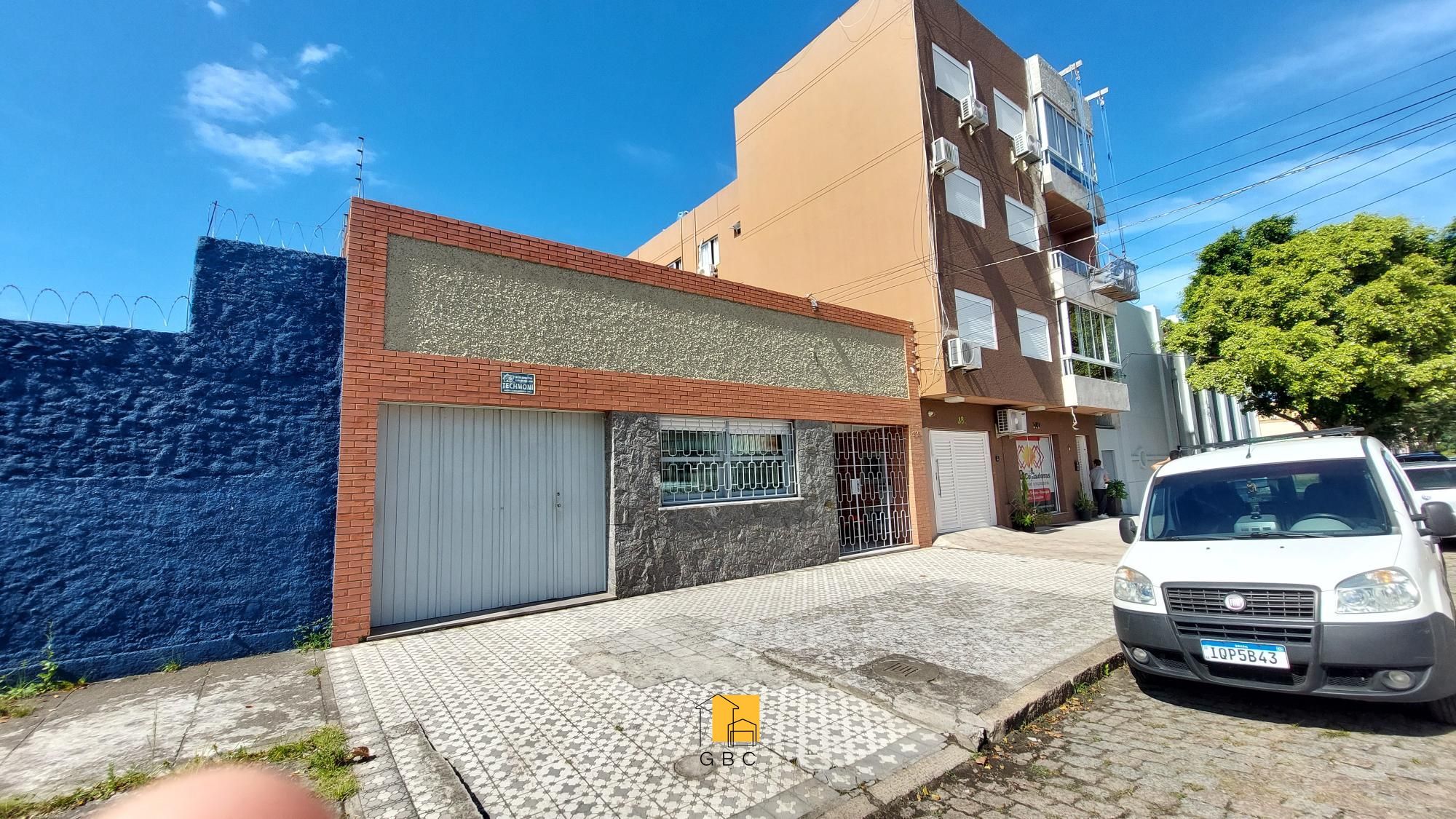 Casa à venda com 3 quartos, 200m² - Foto 1