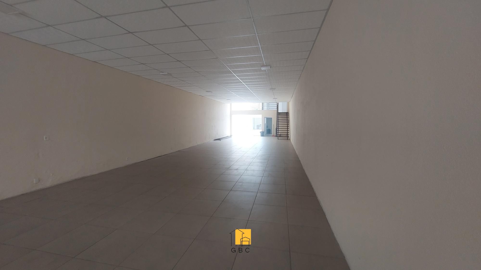 Loja-Salão para alugar com 1 quarto, 235m² - Foto 8