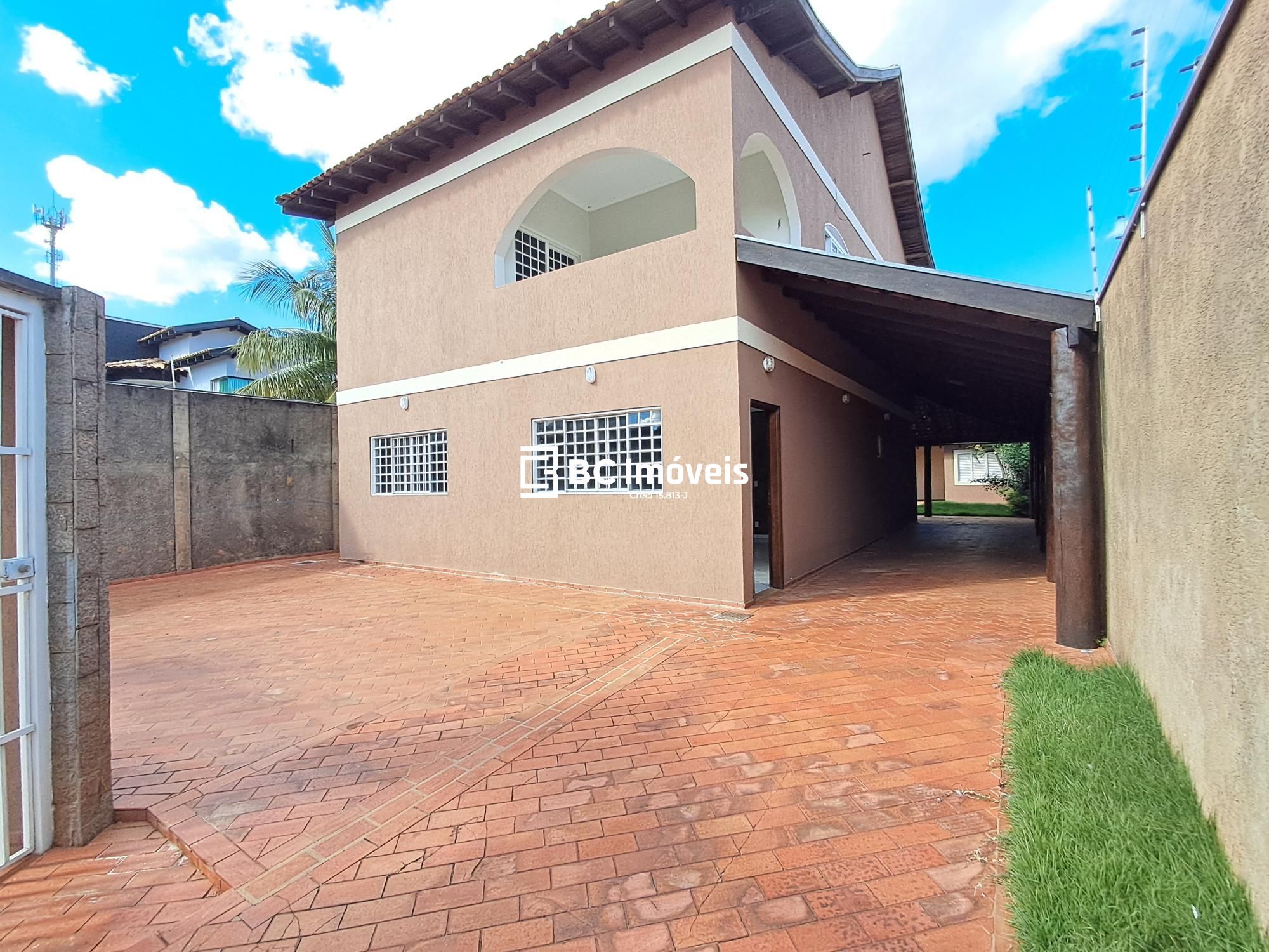 Casa, 5 quartos, 240 m² - Foto 1