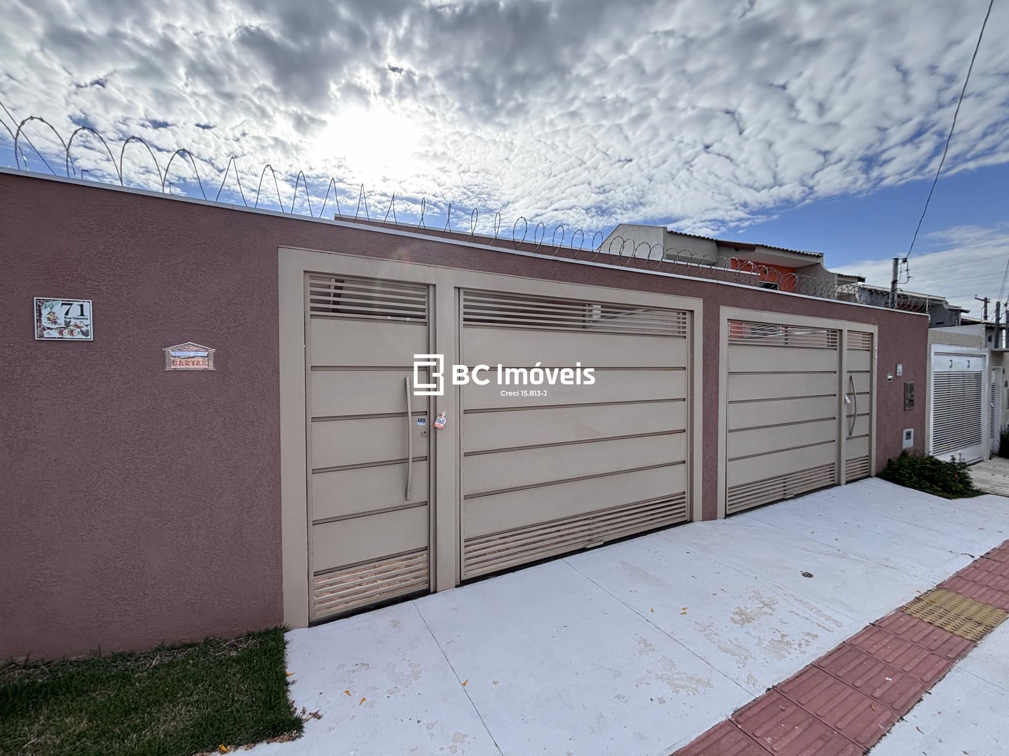 Casa, 2 quartos, 180 m² - Foto 1