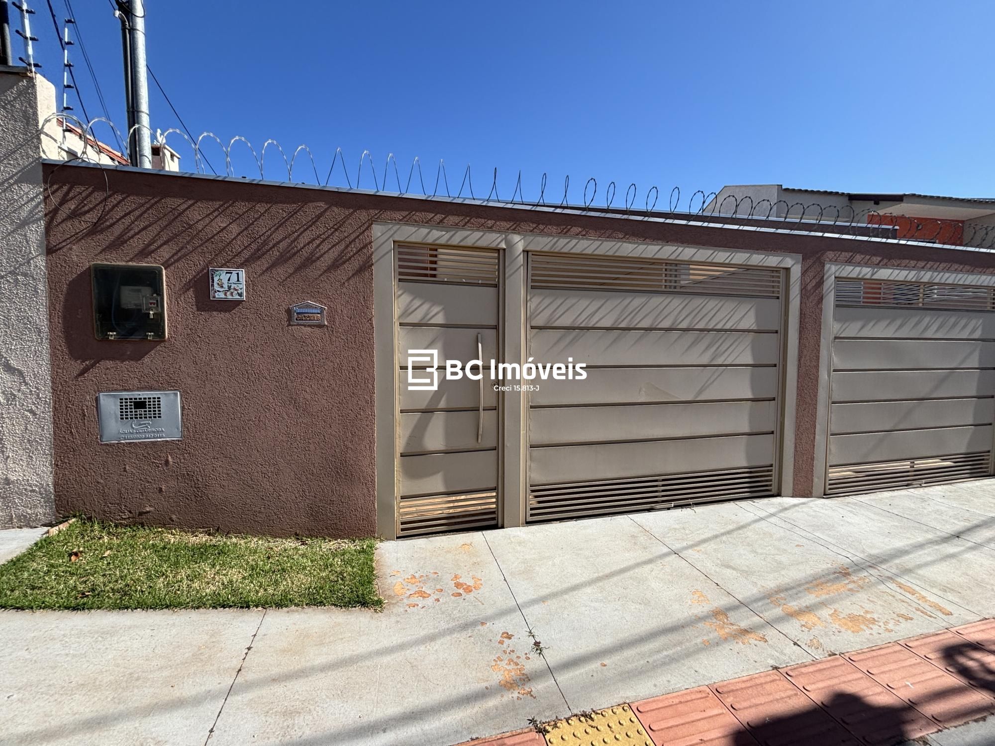 Casa, 2 quartos, 180 m² - Foto 1