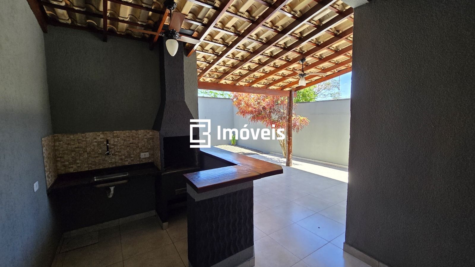 Casa à venda com 2 quartos, 100m² - Foto 12