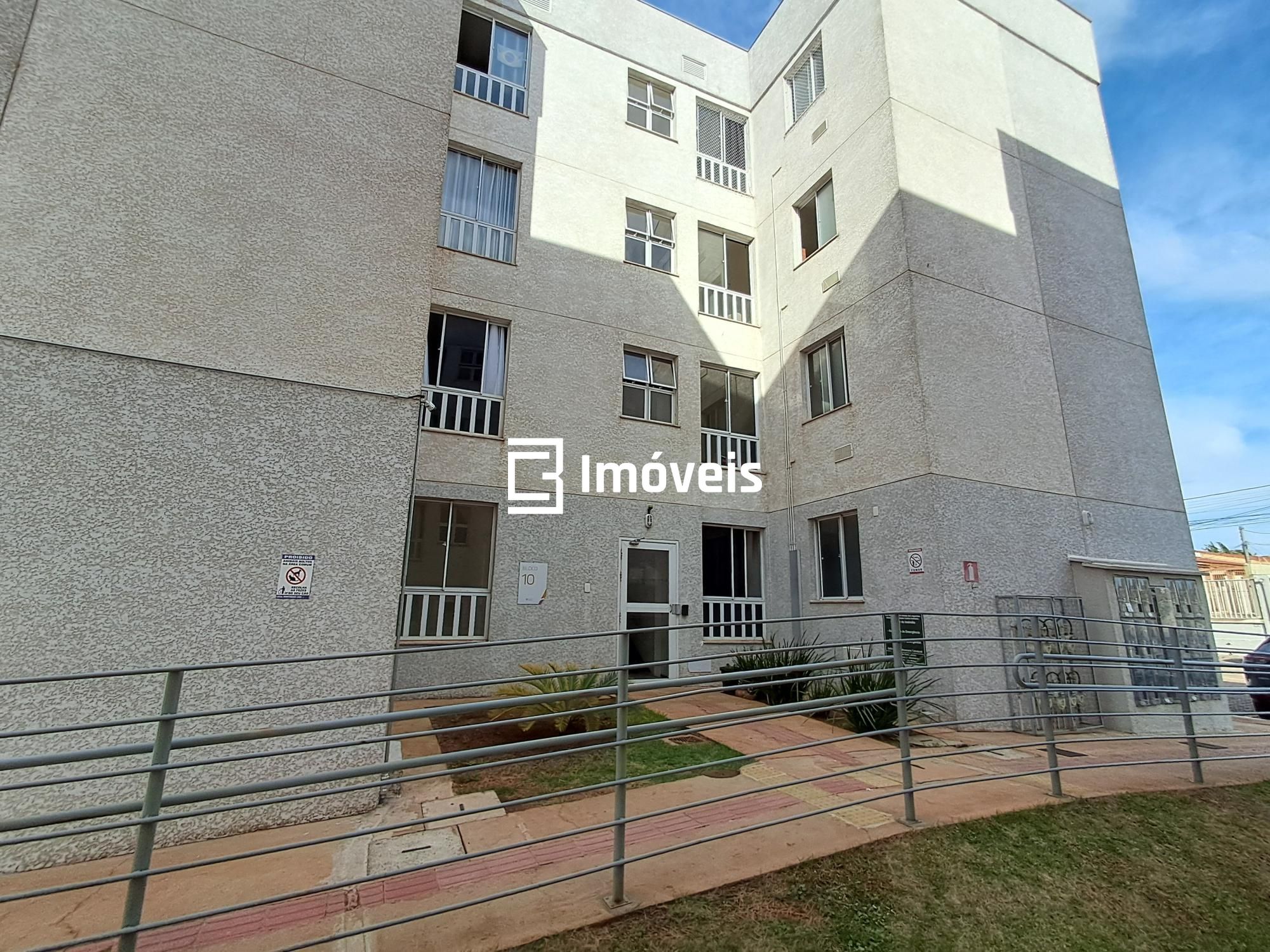 Apartamento à venda com 2 quartos, 42m² - Foto 2