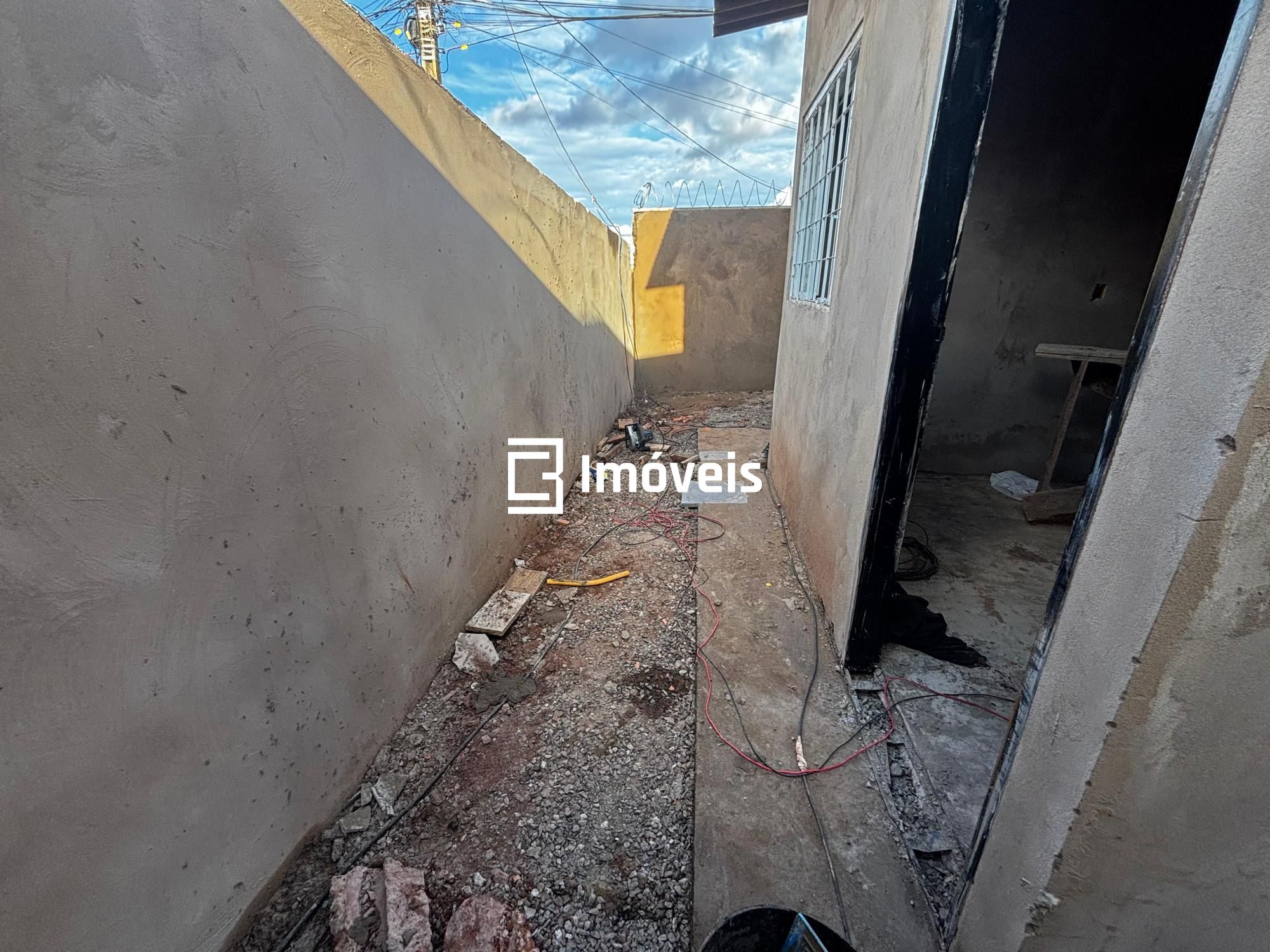 Casa à venda com 2 quartos, 45m² - Foto 4