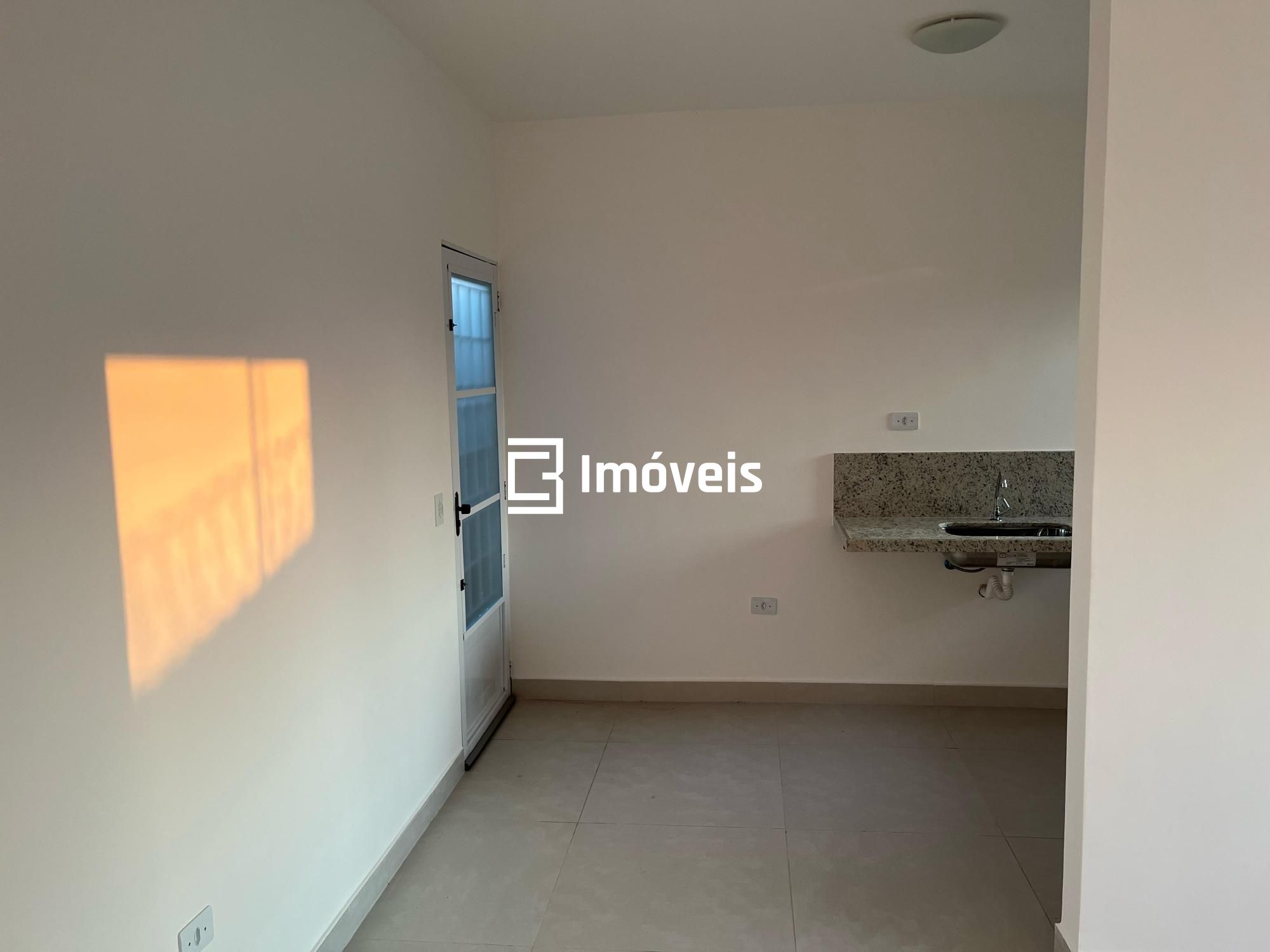 Casa à venda com 3 quartos, 90m² - Foto 8