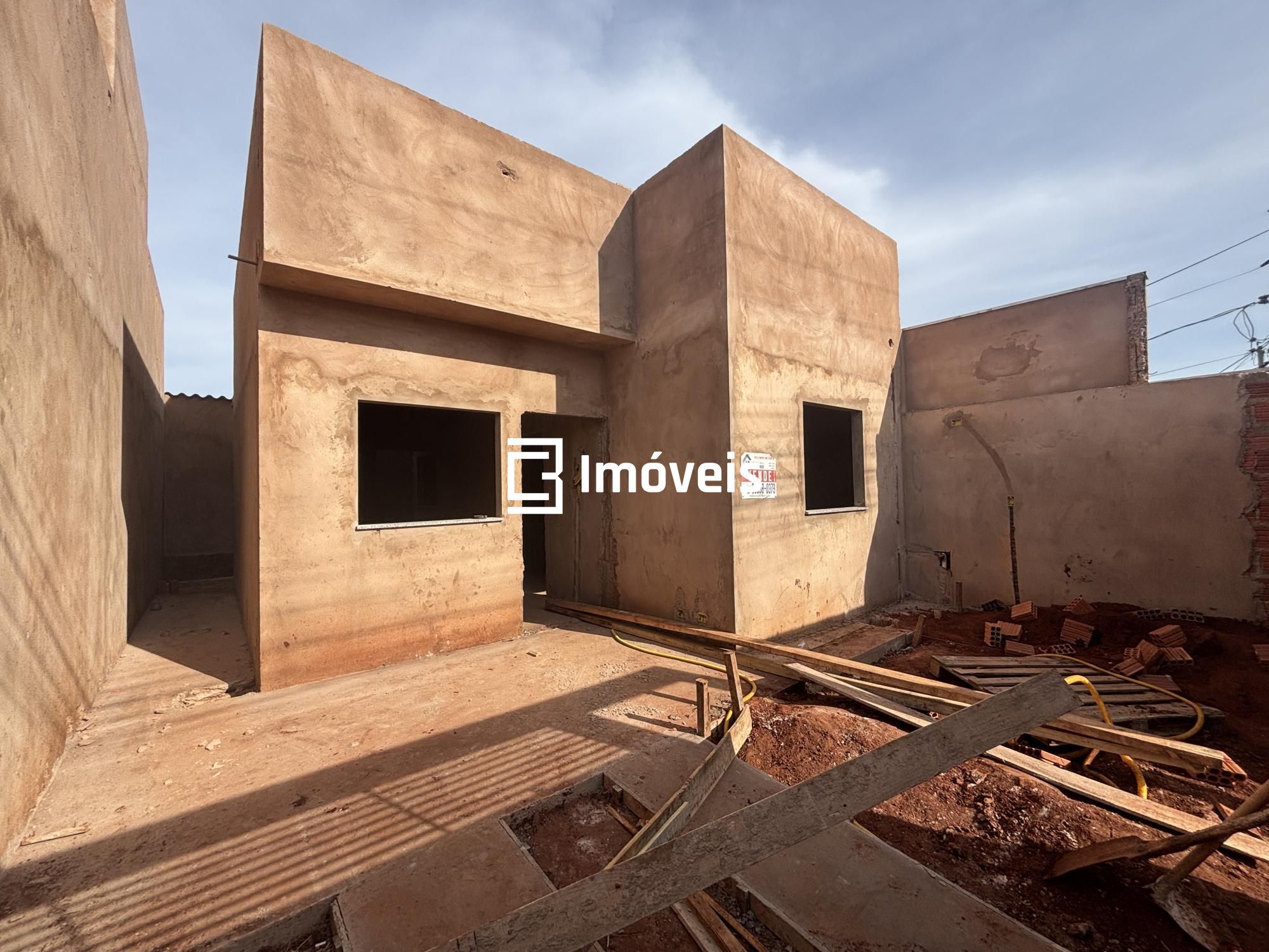 Casa à venda com 2 quartos, 48m² - Foto 2