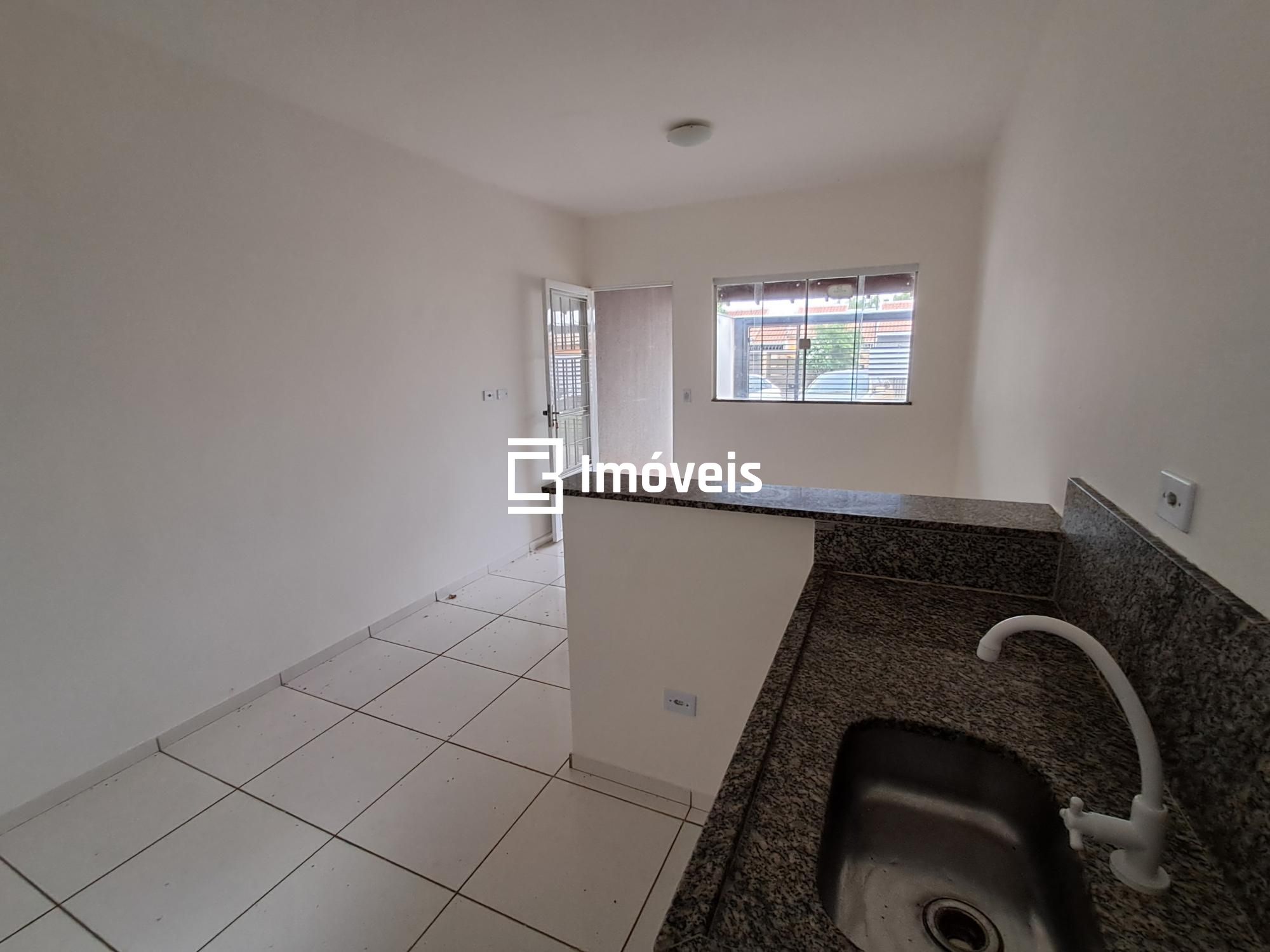 Casa à venda com 2 quartos, 59m² - Foto 4