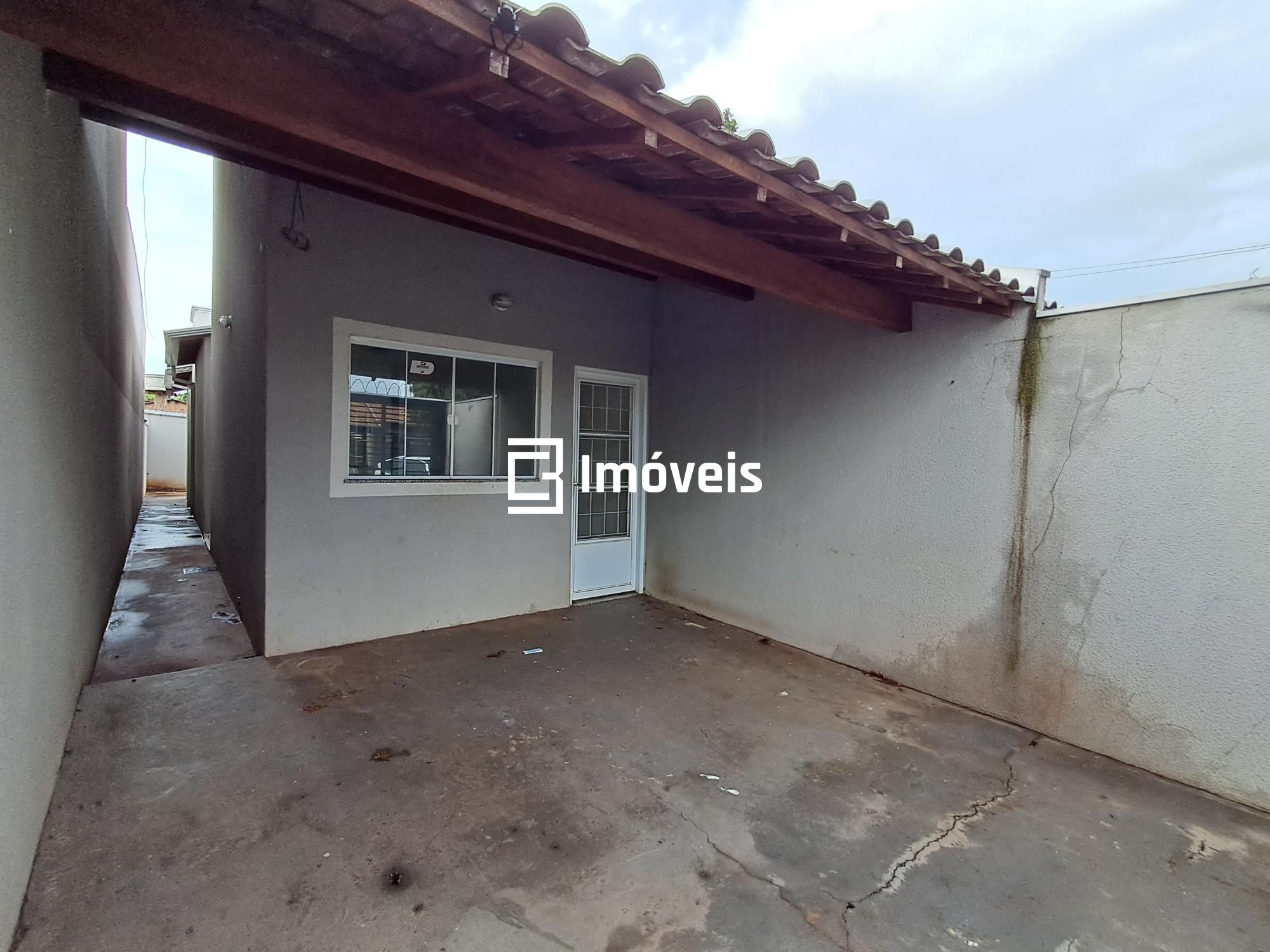 Casa à venda com 2 quartos, 59m² - Foto 1