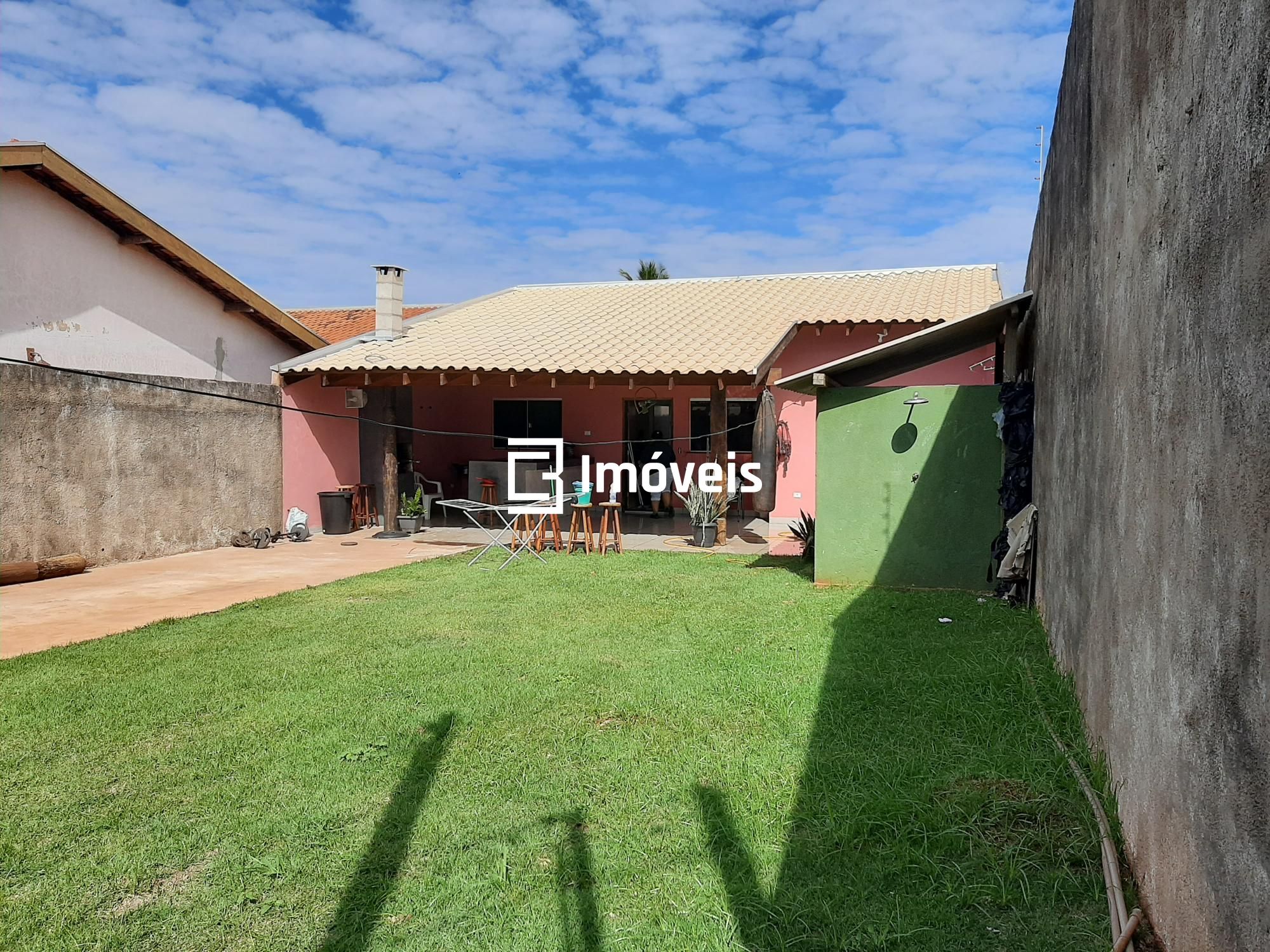 Casa à venda com 2 quartos, 68m² - Foto 3