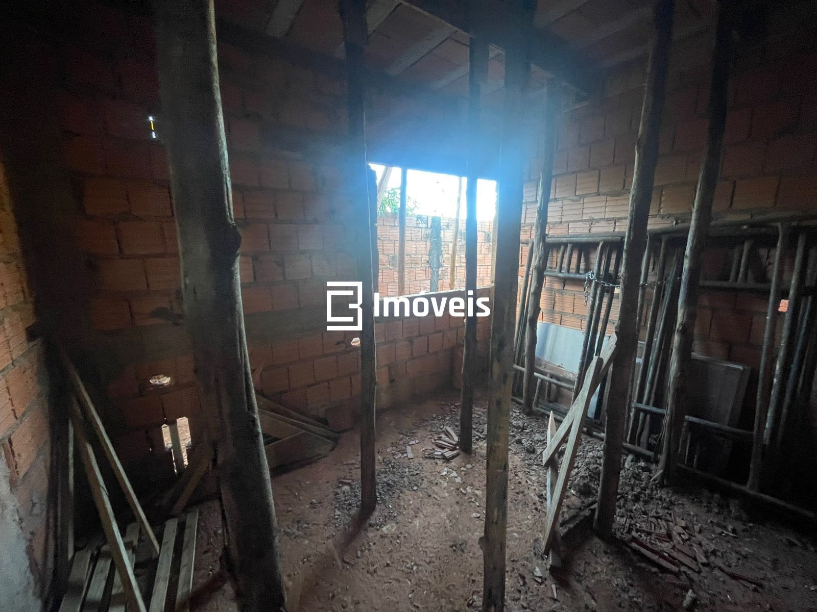 Casa à venda com 2 quartos, 56m² - Foto 9