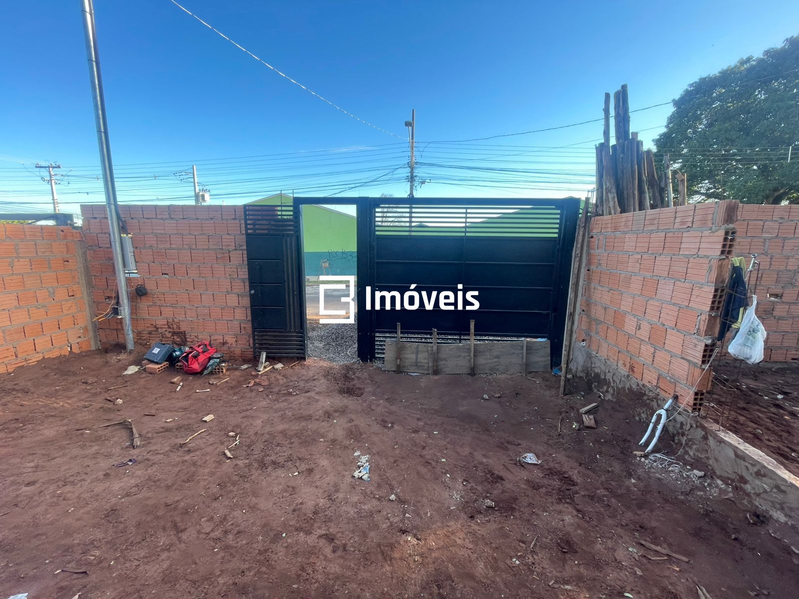 Casa à venda com 2 quartos, 56m² - Foto 2