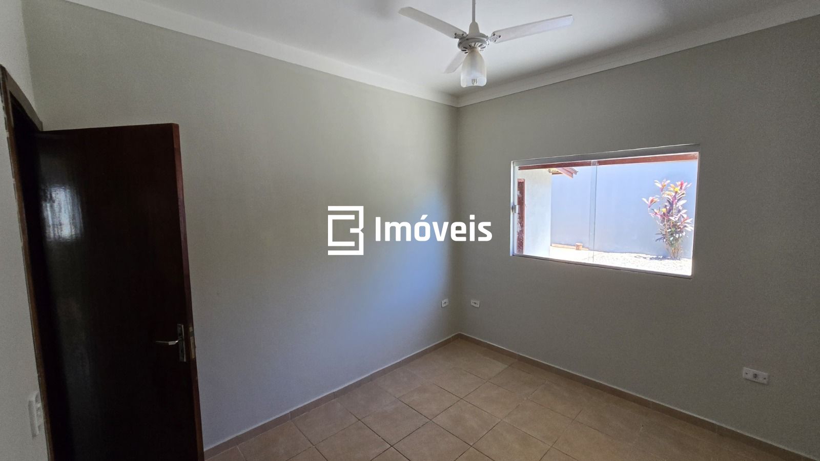 Casa à venda com 2 quartos, 100m² - Foto 9
