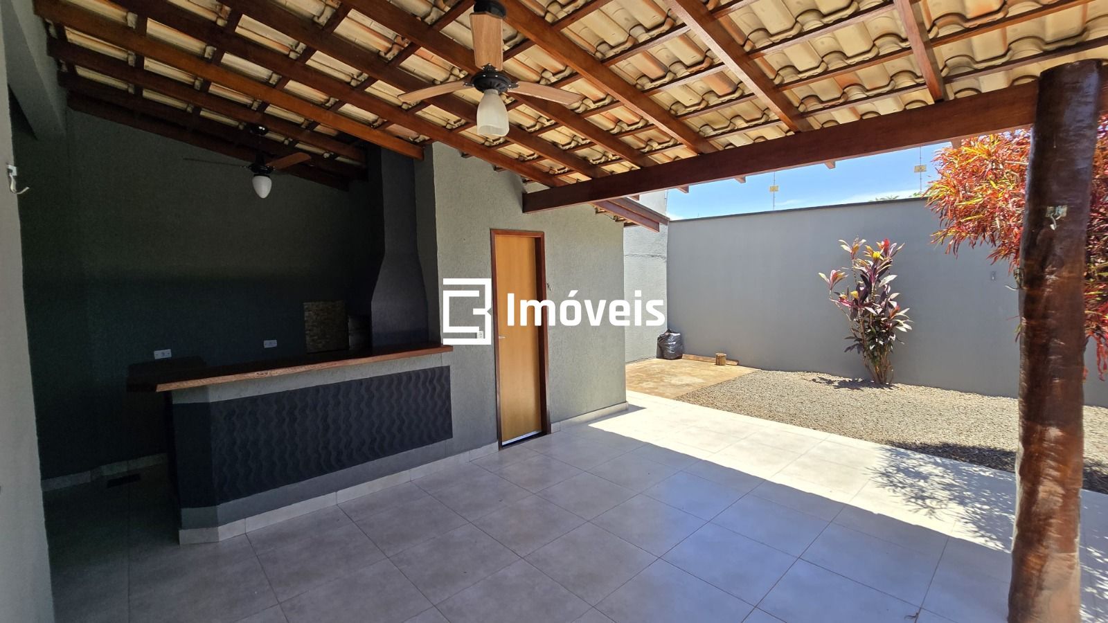 Casa à venda com 2 quartos, 100m² - Foto 11