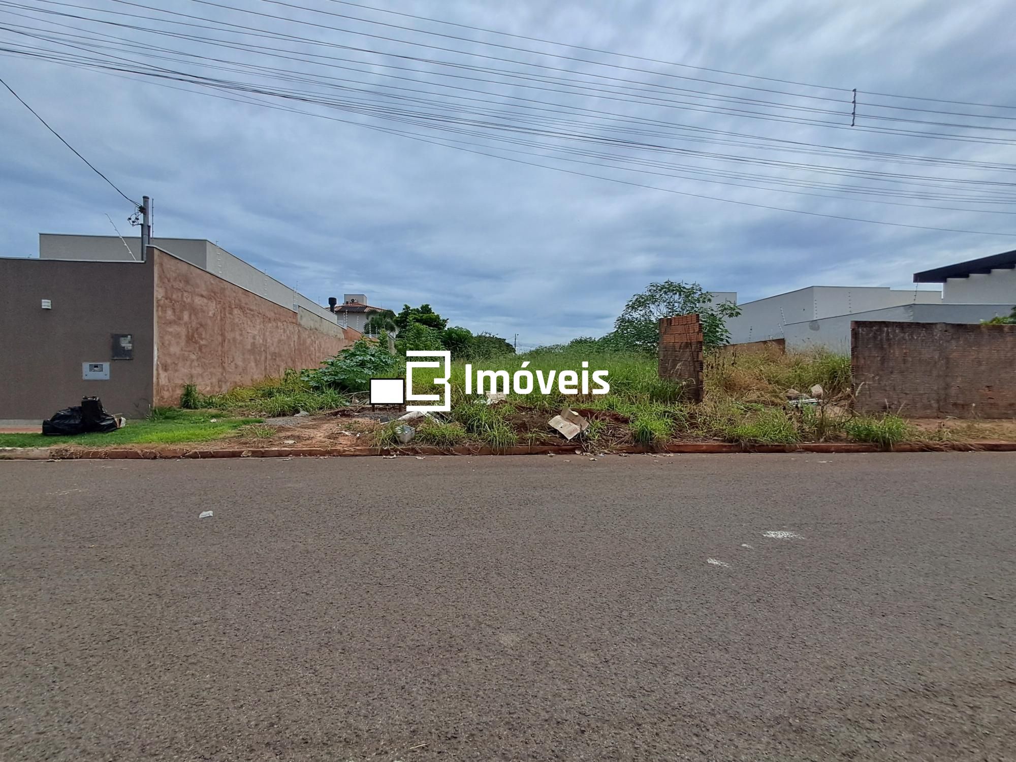 Terreno à venda, 374m² - Foto 1