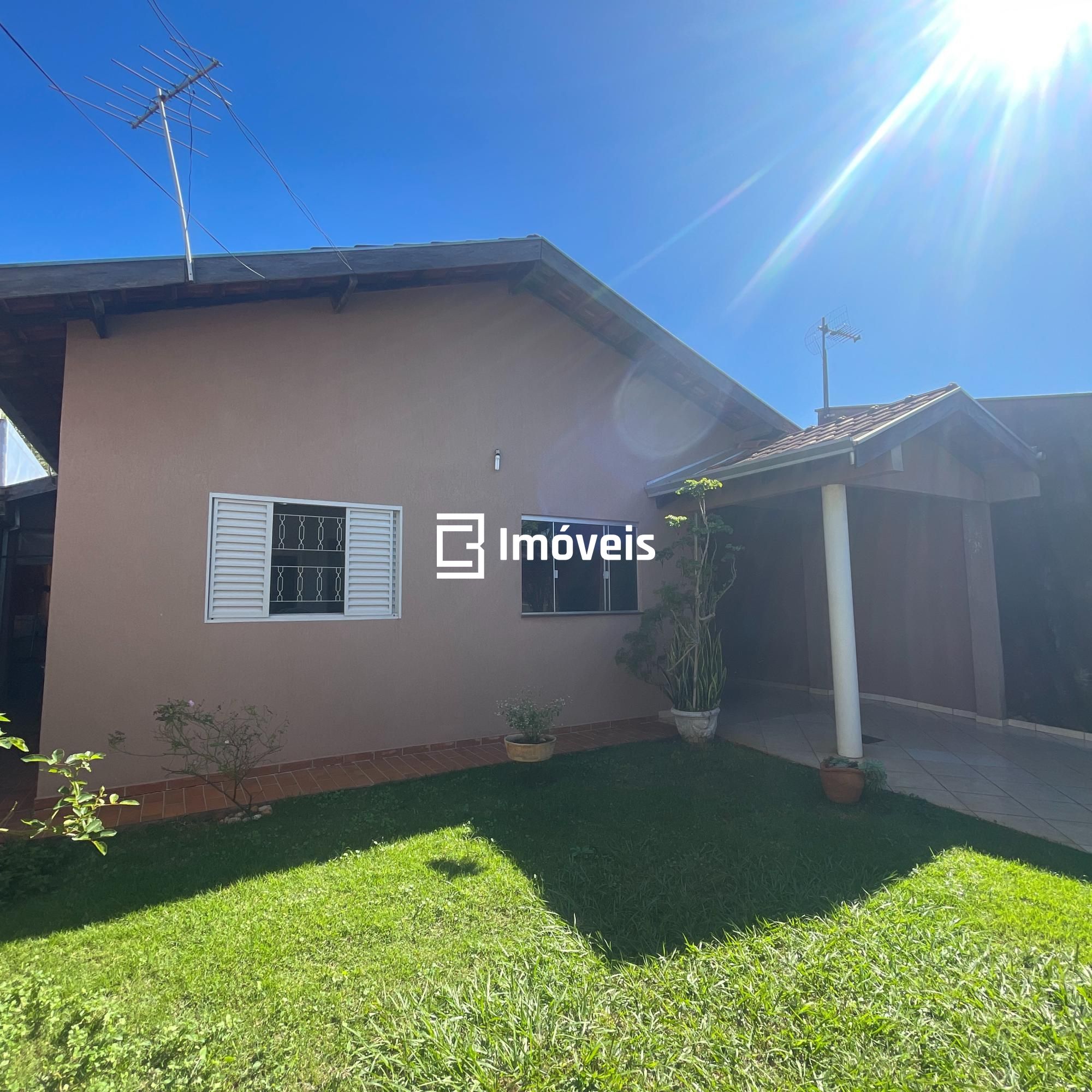 Casa à venda com 2 quartos, 130m² - Foto 2