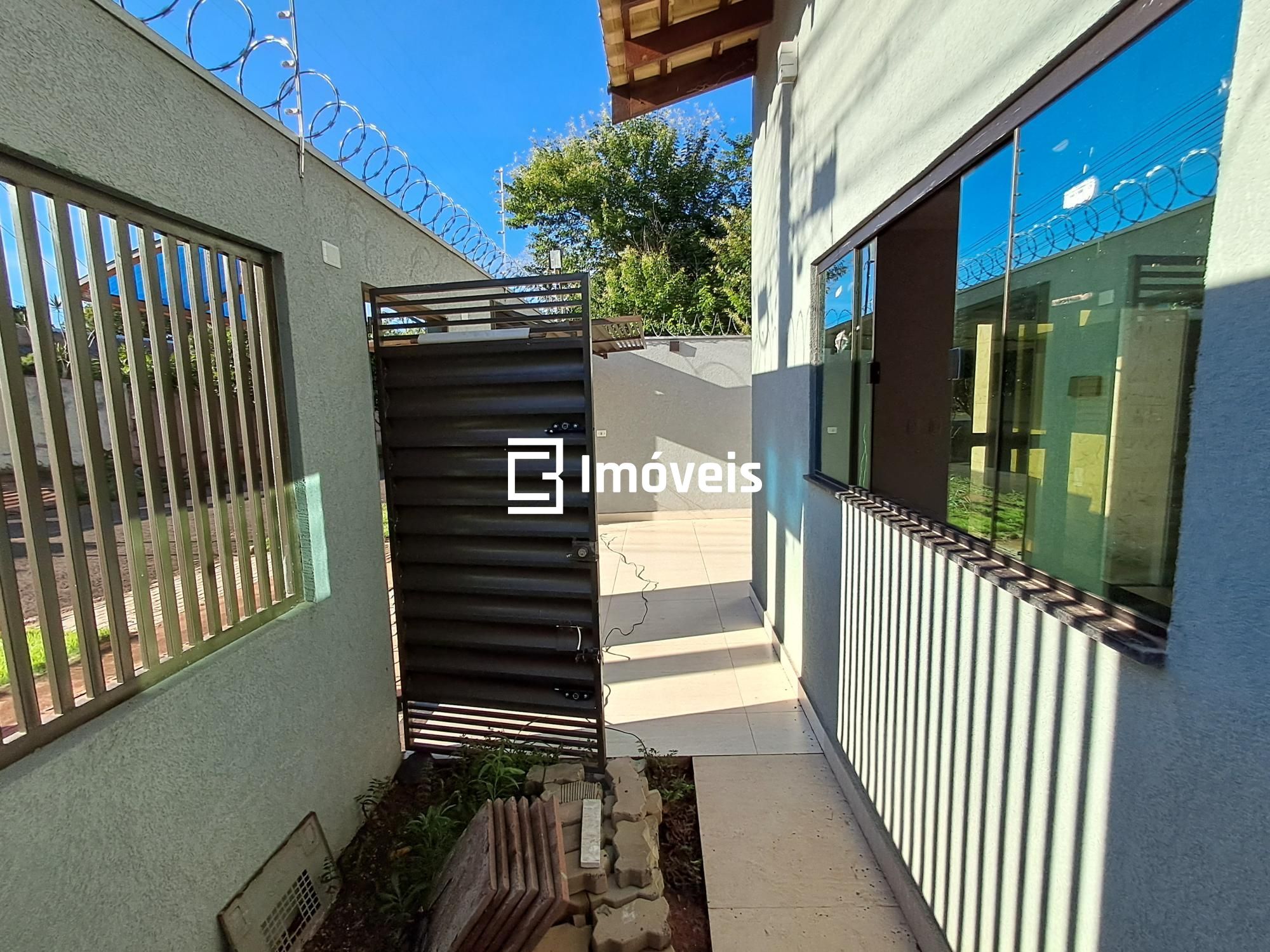 Casa à venda com 3 quartos, 75m² - Foto 3