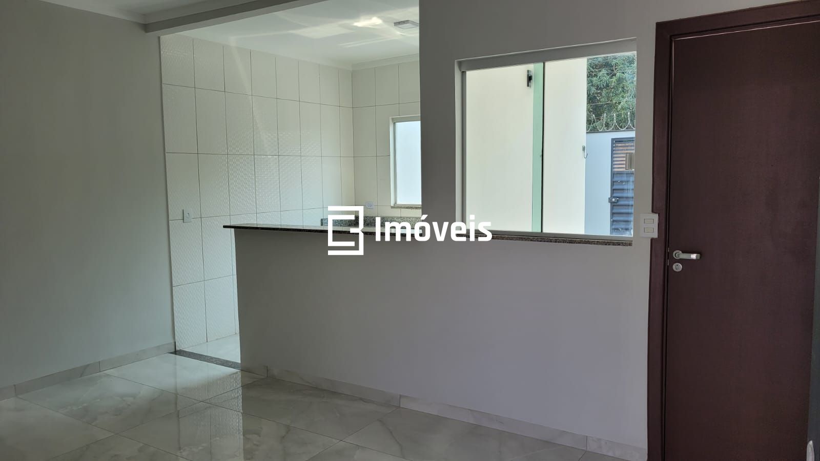 Casa à venda com 2 quartos, 68m² - Foto 4
