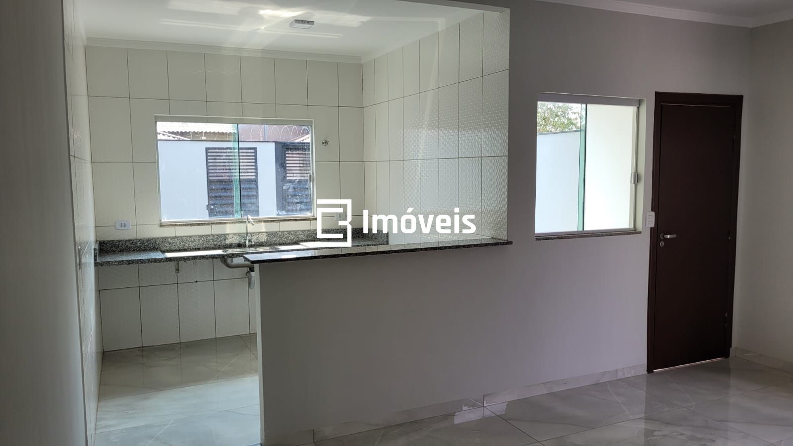 Casa à venda com 2 quartos, 68m² - Foto 5