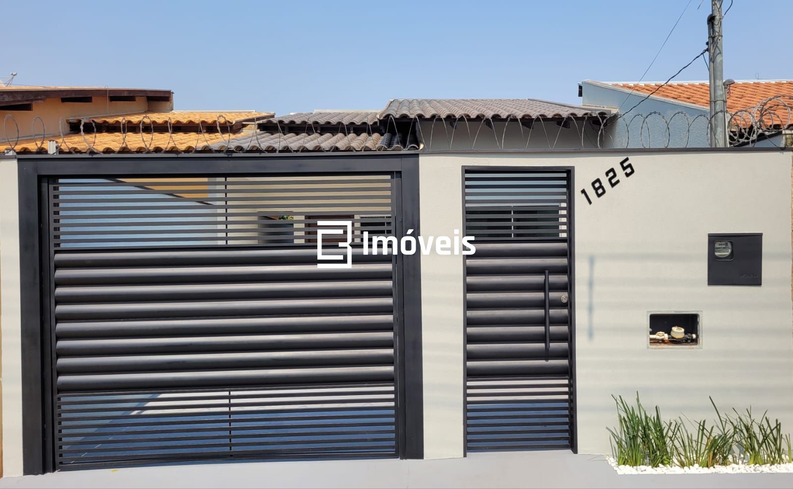 Casa à venda com 2 quartos, 68m² - Foto 1