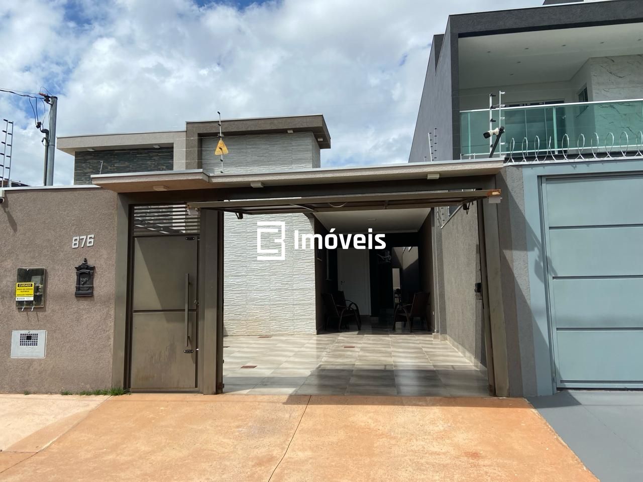 Casa à venda com 3 quartos, 105m² - Foto 1