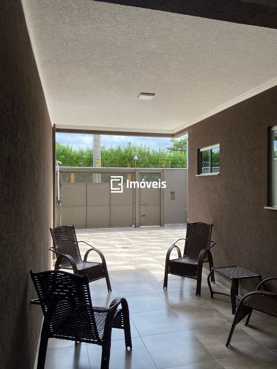 Casa à venda com 3 quartos, 105m² - Foto 2