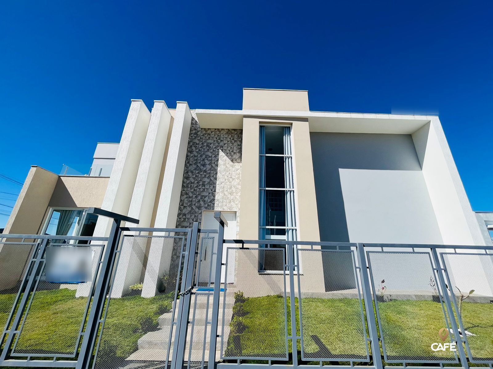 Casa, 4 quartos, 242 m² - Foto 1