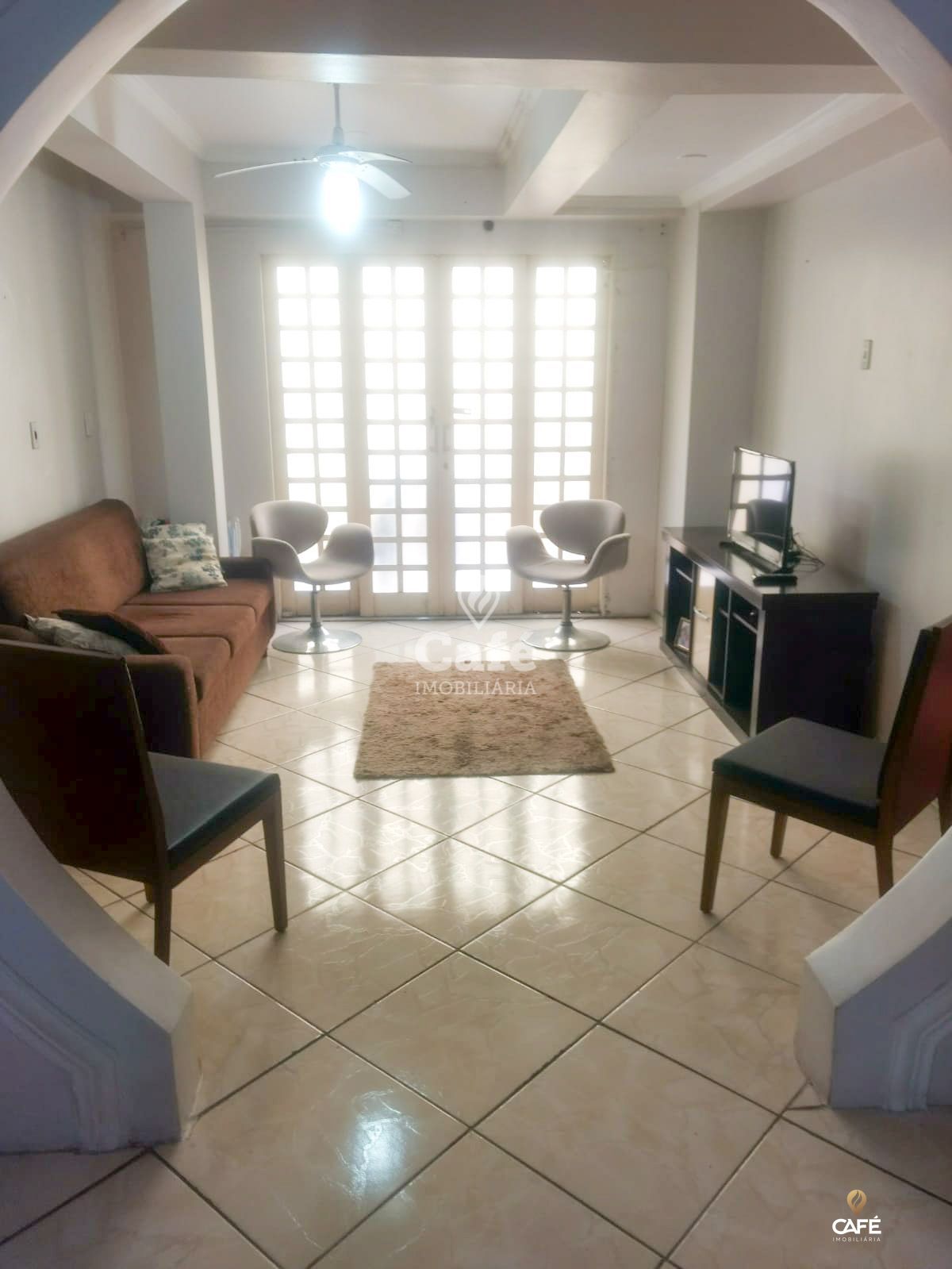 Apartamento à venda com 2 quartos, 103m² - Foto 1