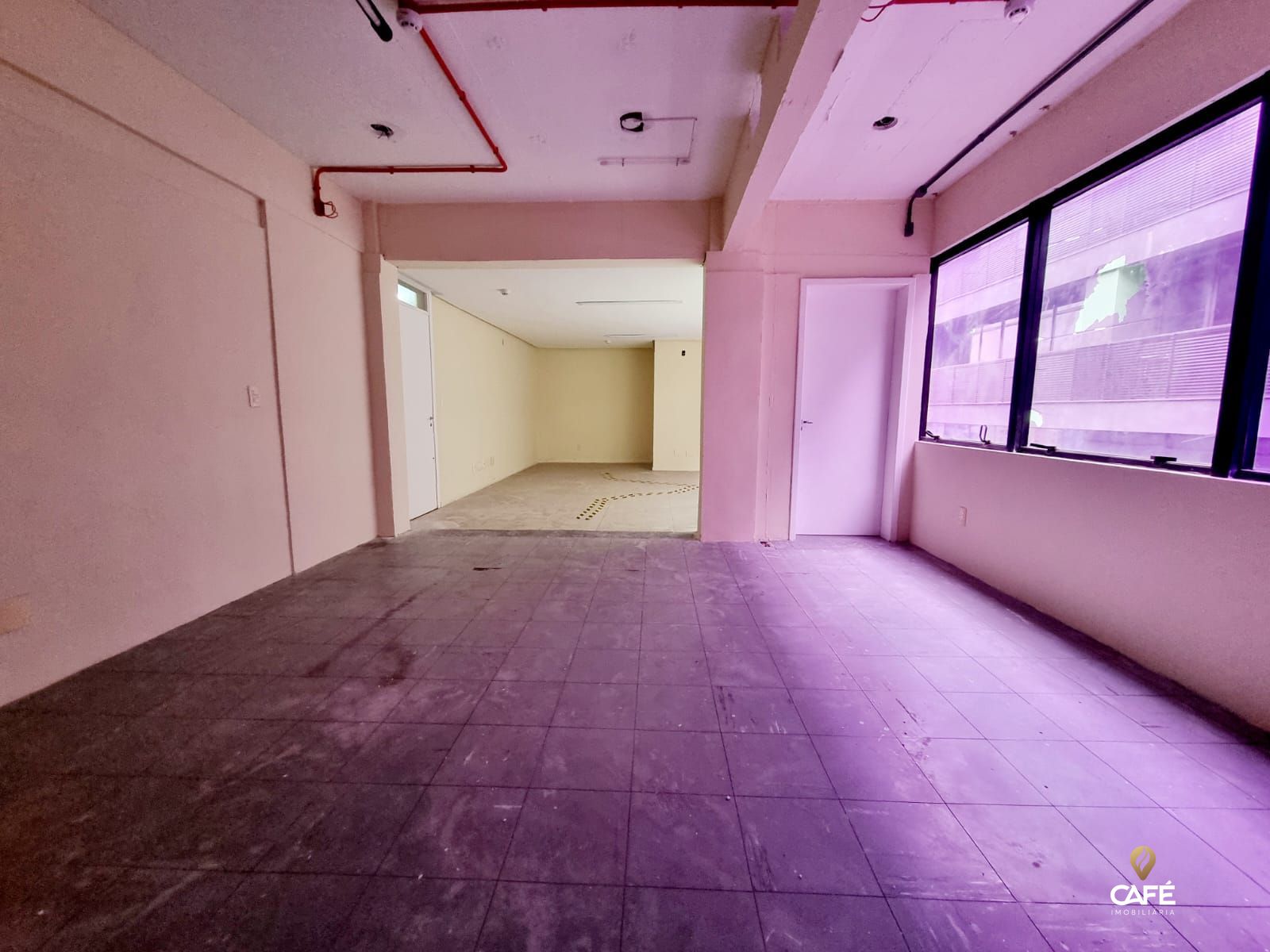 Conjunto Comercial-Sala à venda com 1 quarto, 62m² - Foto 2