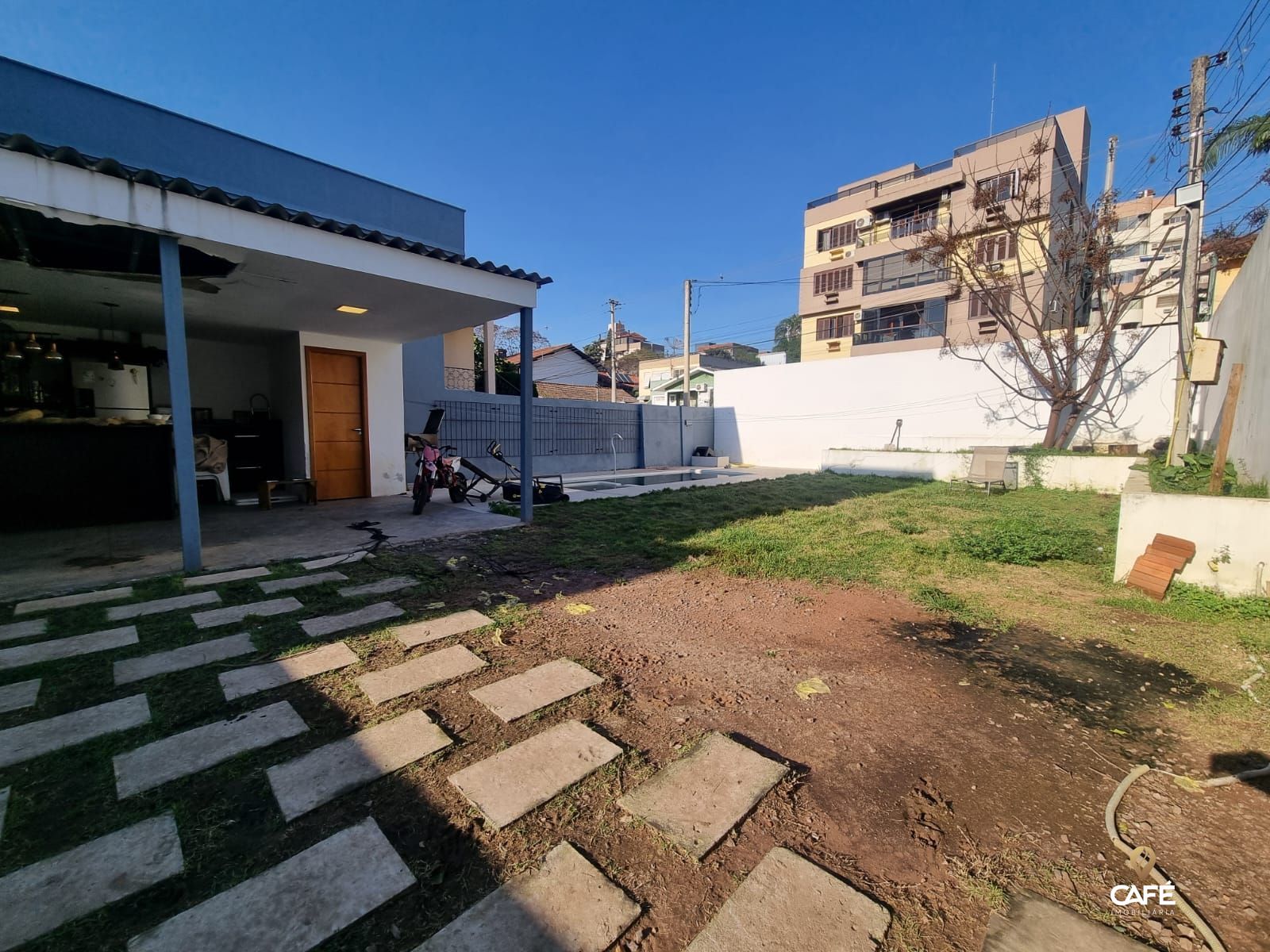 Casa à venda com 4 quartos, 250m² - Foto 4