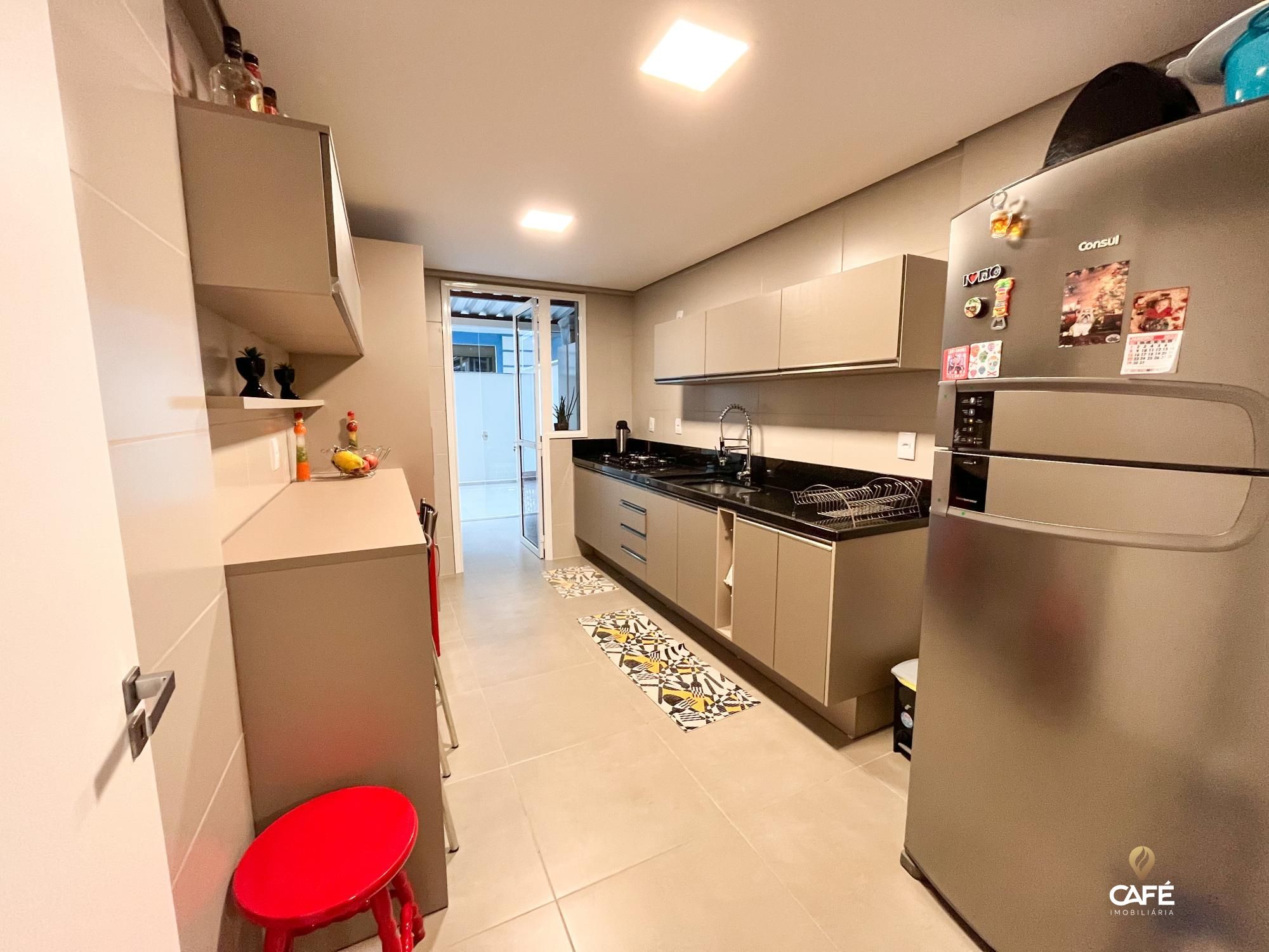 Apartamento à venda com 2 quartos, 100m² - Foto 2