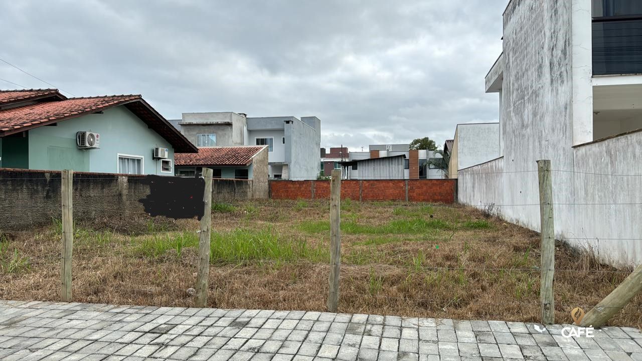 Terreno à venda com 2 quartos, 300m² - Foto 2