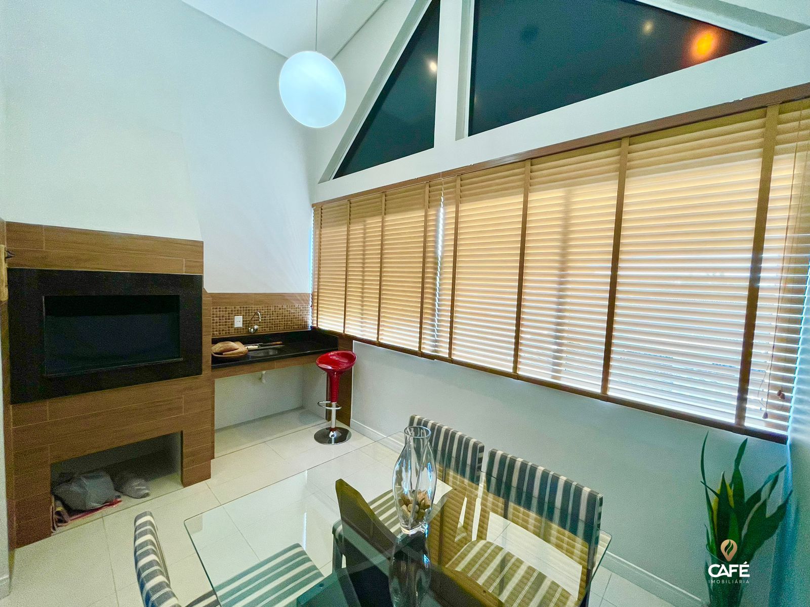 Casa, 3 quartos, 230 m² - Foto 2