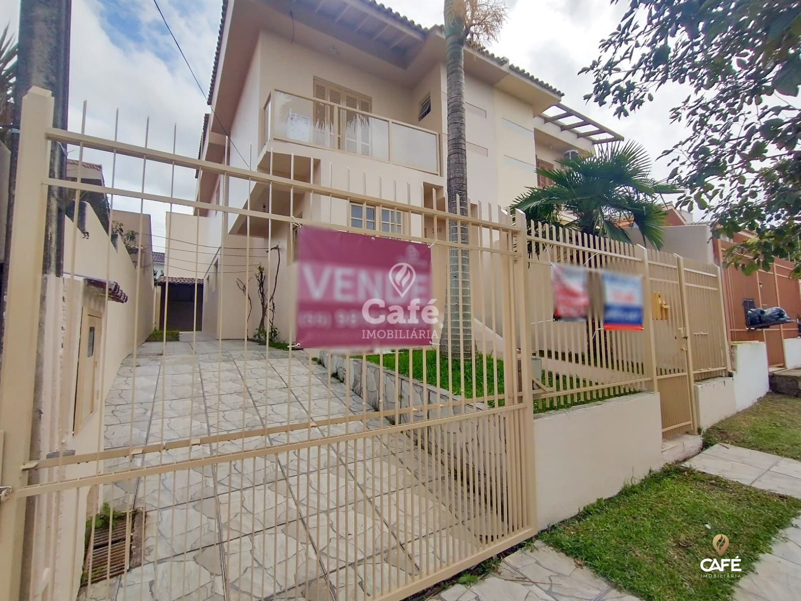 Casa à venda com 3 quartos, 158m² - Foto 1