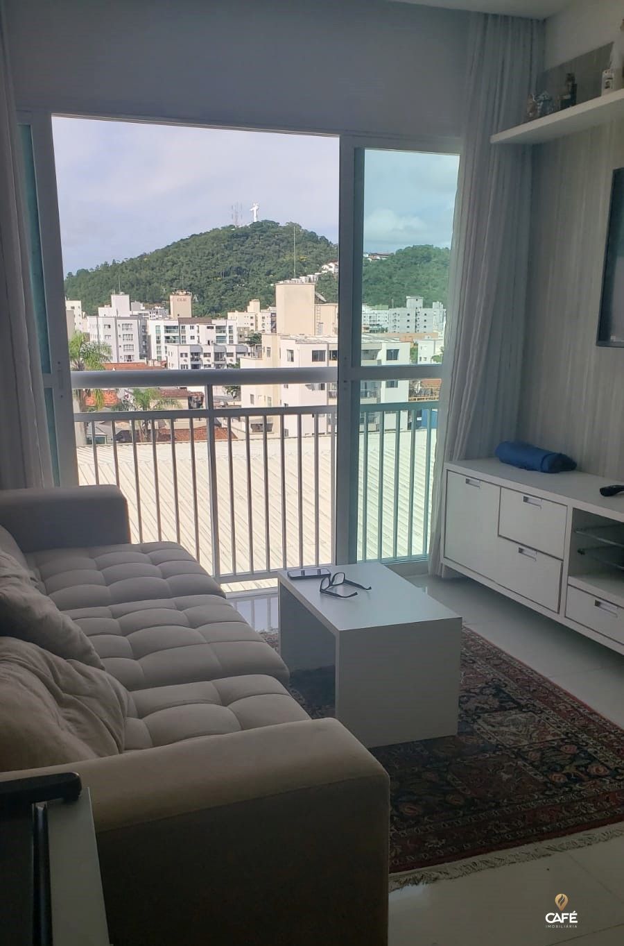 Apartamento à venda com 3 quartos, 74m² - Foto 2