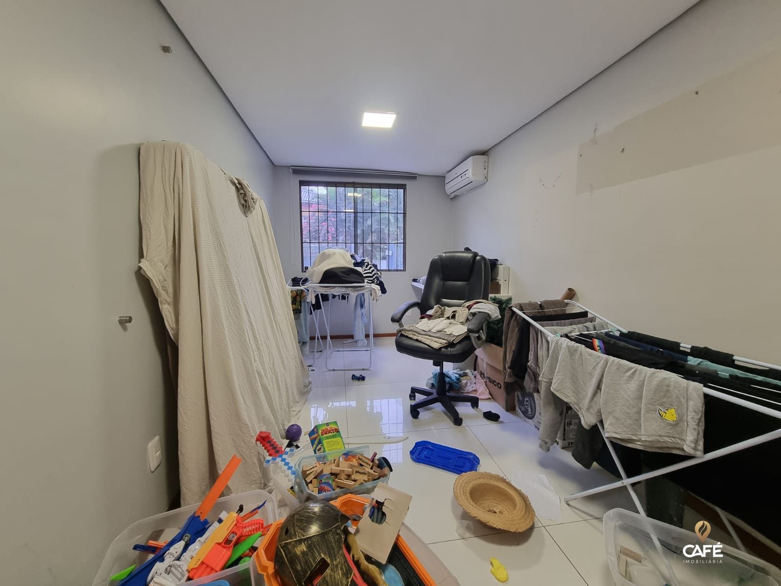 Casa à venda com 4 quartos, 250m² - Foto 17