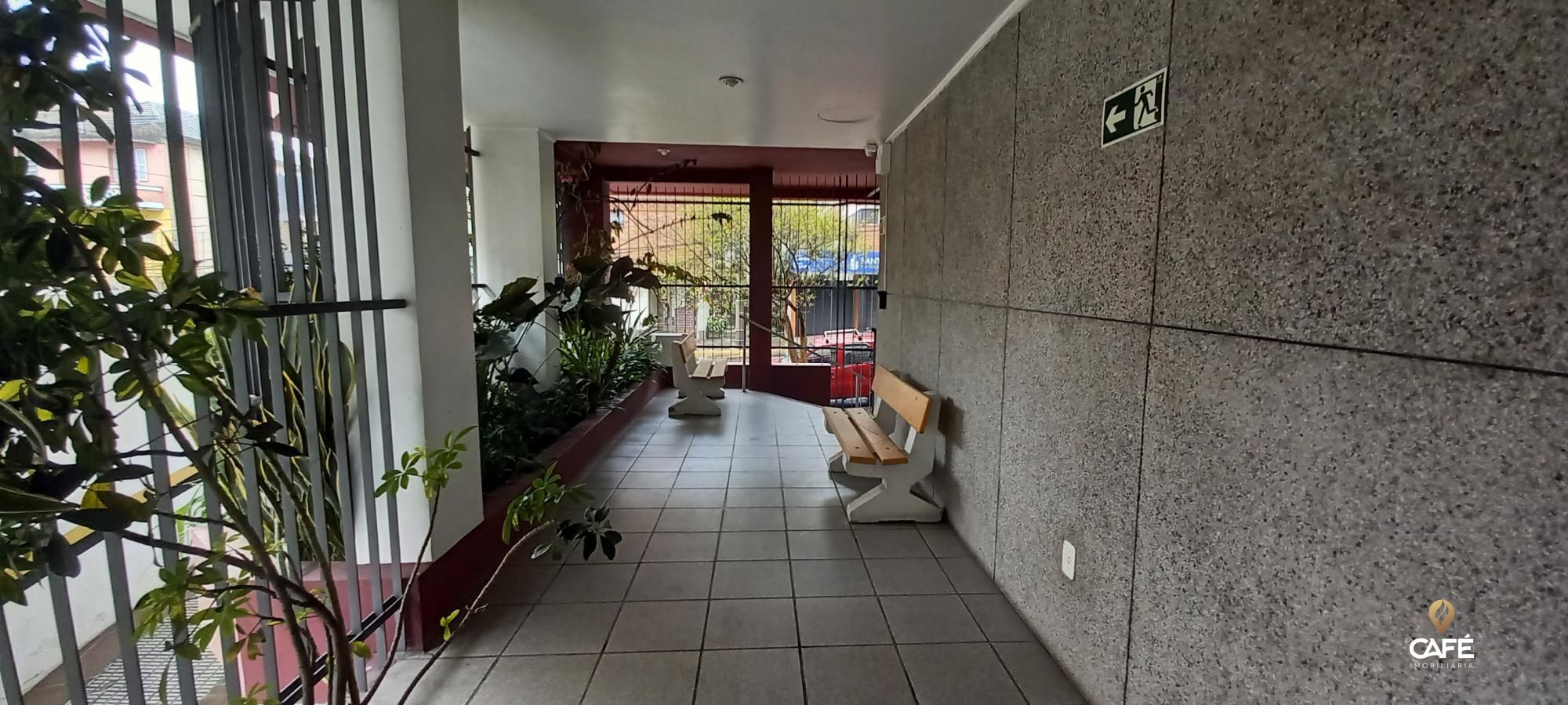 Apartamento à venda com 3 quartos, 142m² - Foto 2