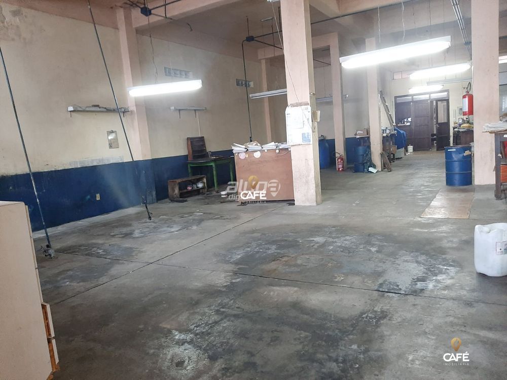 Conjunto Comercial-Sala para alugar com 3 quartos, 250m² - Foto 8