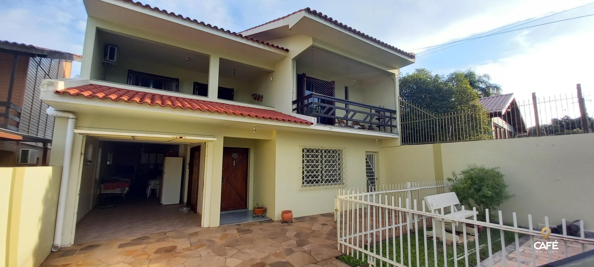 Casa à venda com 3 quartos, 206m² - Foto 1