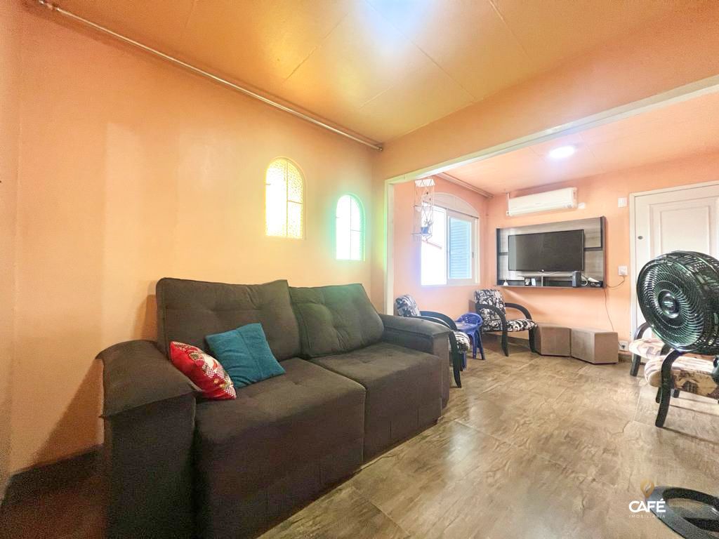 Casa à venda com 3 quartos, 75m² - Foto 2