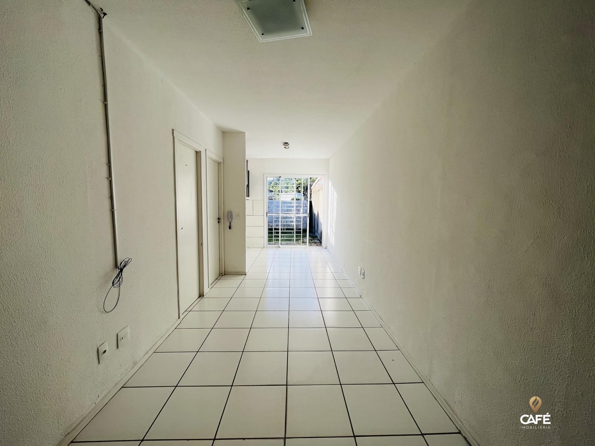 Casa à venda com 3 quartos, 70m² - Foto 3