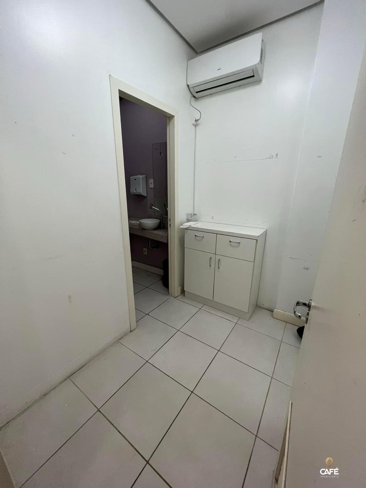 Conjunto Comercial-Sala para alugar com 5 quartos, 190m² - Foto 8