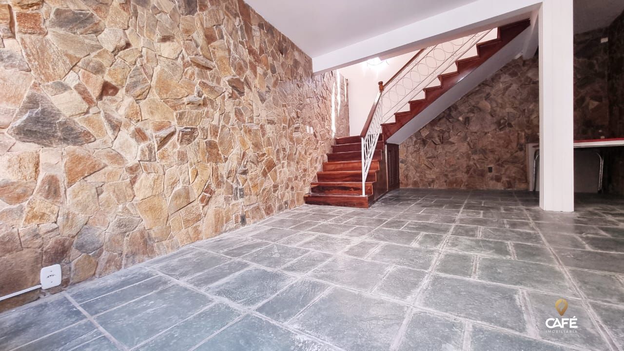 Casa à venda com 3 quartos, 241m² - Foto 18