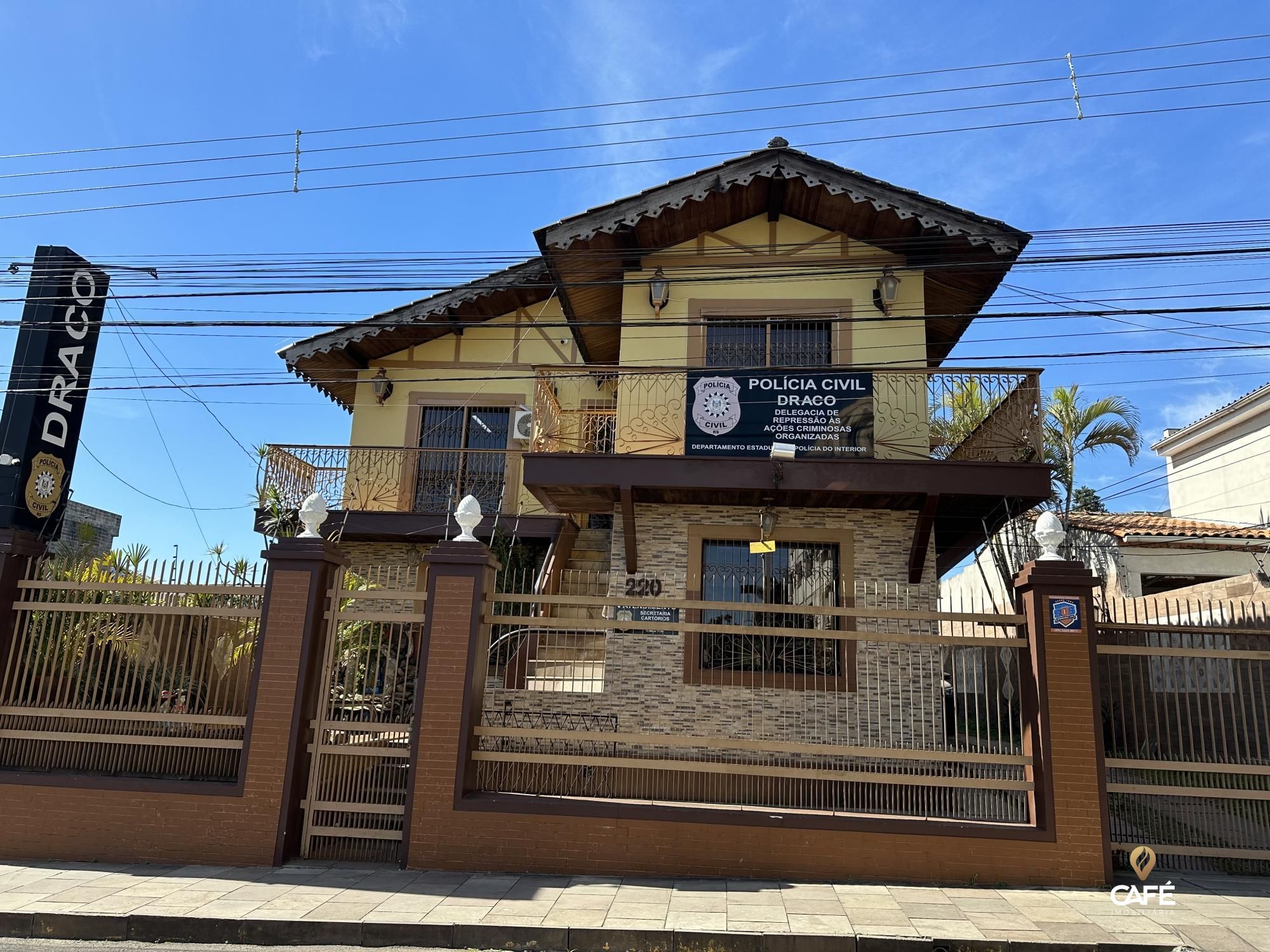 Casa, 5 quartos, 376 m² - Foto 1