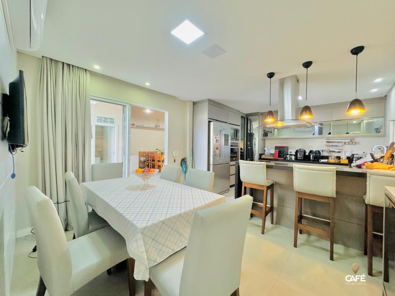 Casa, 3 quartos, 189 m² - Foto 1